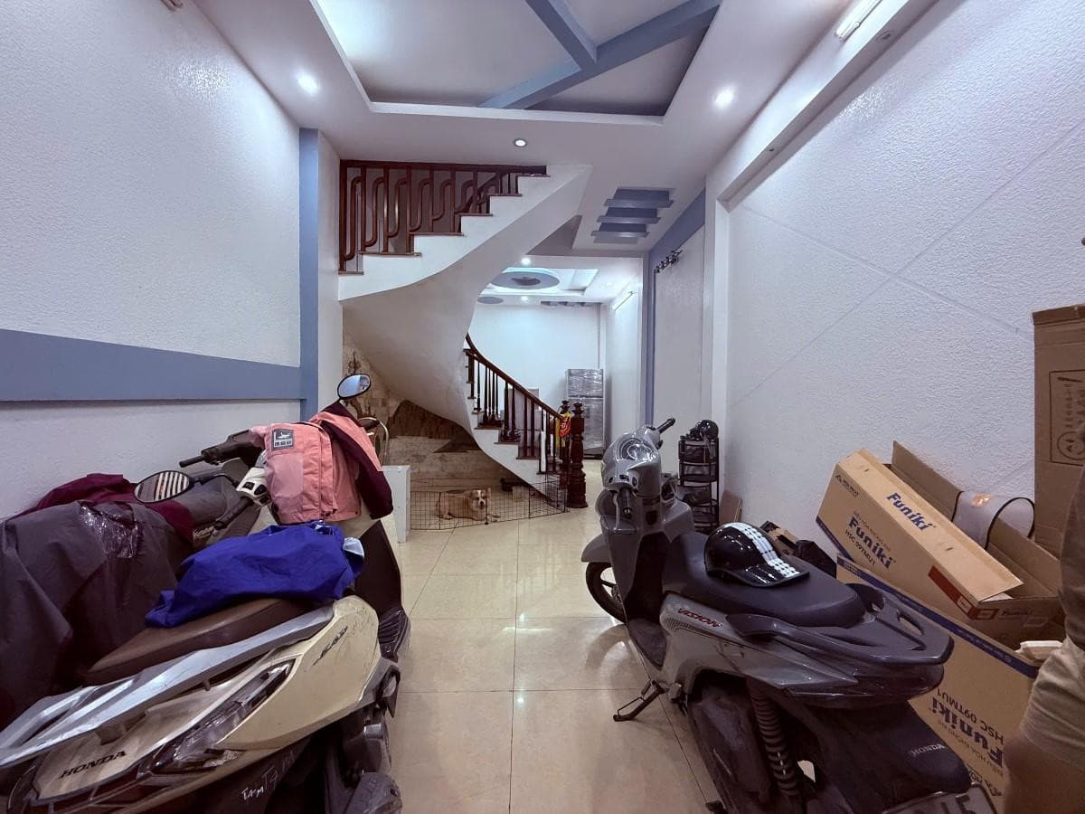 Nhà đất mặt phố, Cầu Giấy, Hà Nội - 37m² giá 13.5 tỷ