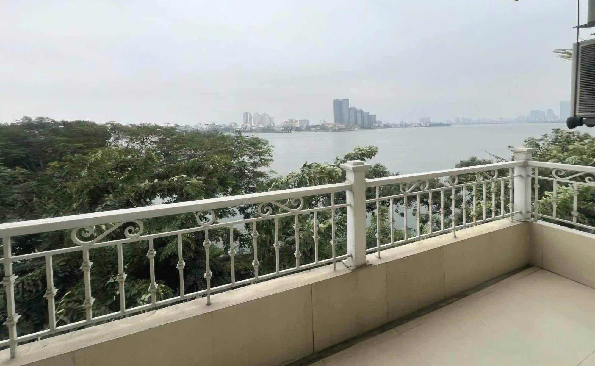 Nhà đất mặt phố, Tây Hồ, Hà Nội - 108m² giá 108 tỷ