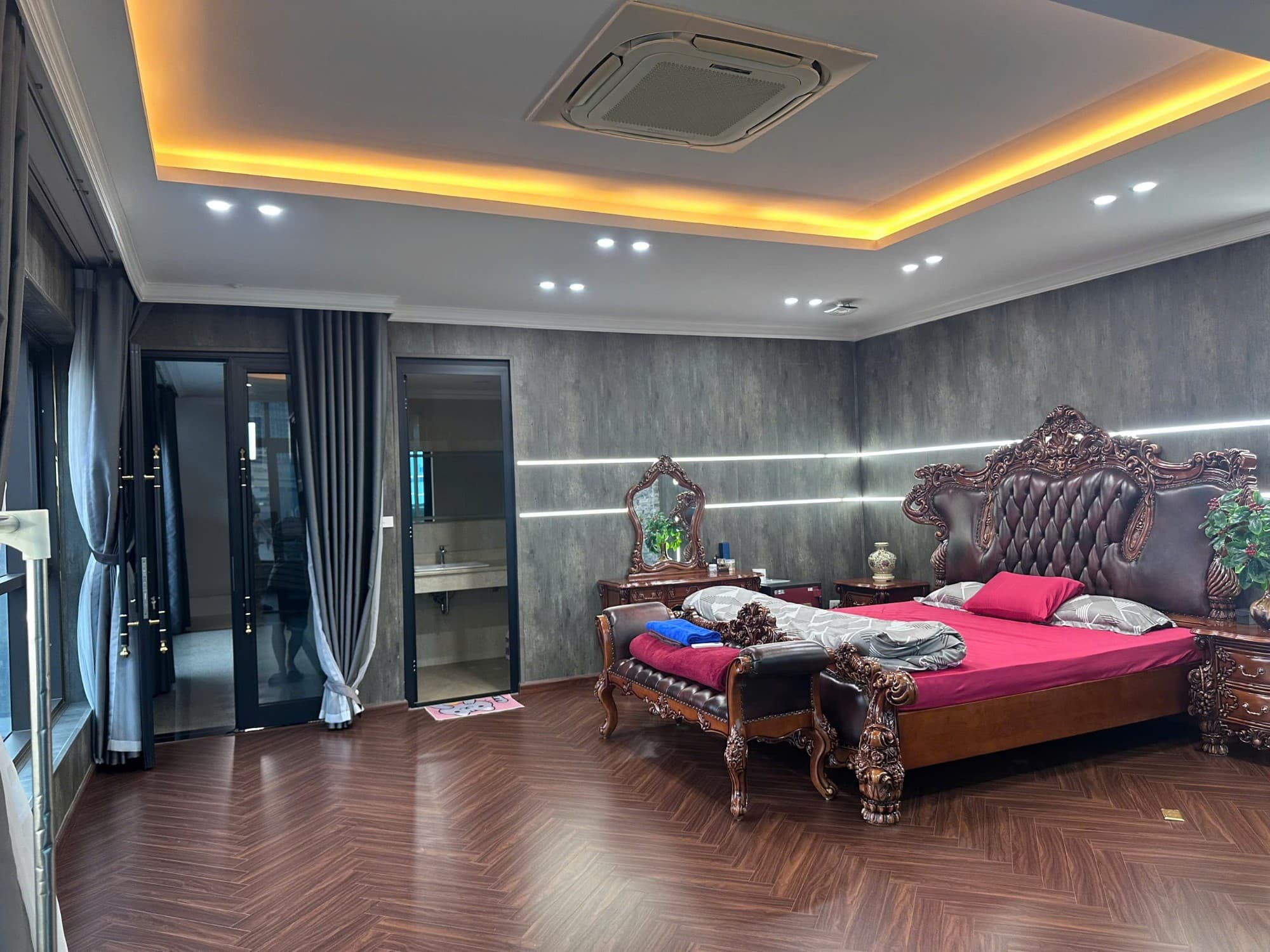 Nhà đất mặt phố, Long Biên, Hà Nội - 110m² giá 96 tỷ