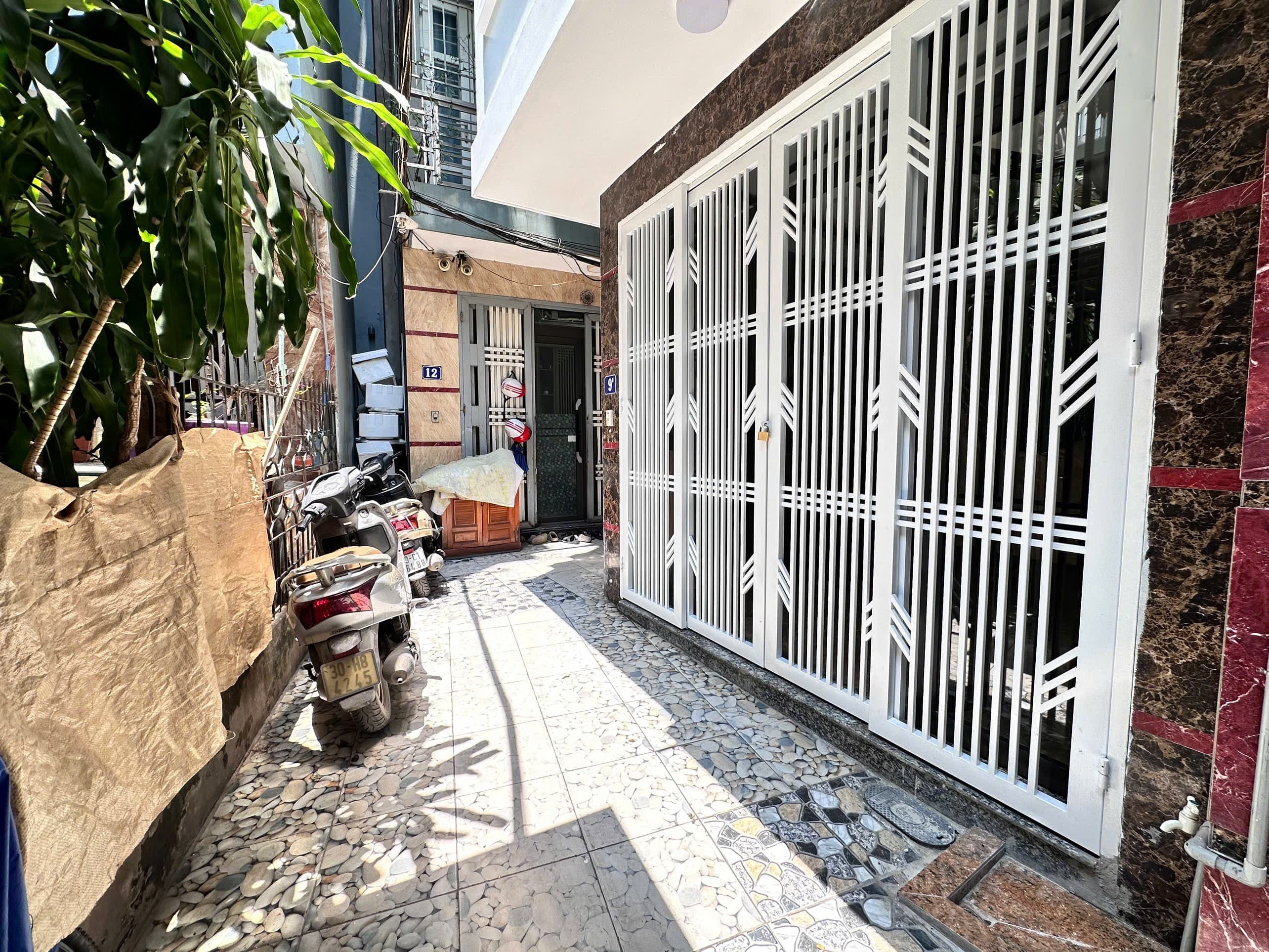 Nhà đất mặt phố, Bắc Từ Liêm, Hà Nội - 33m² giá 9.6 tỷ