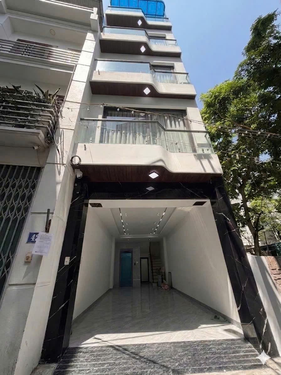 Nhà đất mặt phố, Long Biên, Hà Nội - 45m² giá 10.9 tỷ