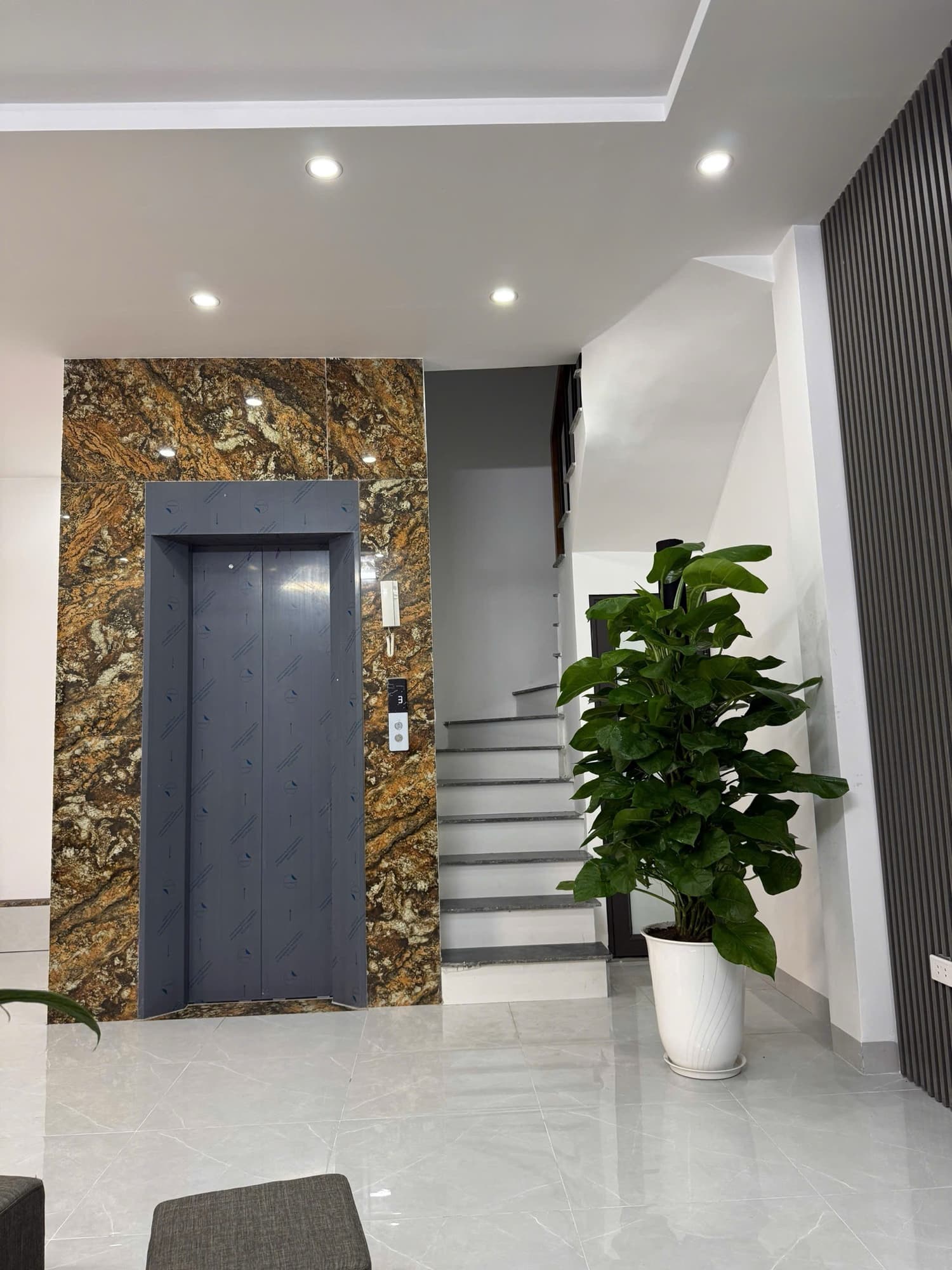 Nhà đất mặt phố, Hai Bà Trưng, Hà Nội - 40.7m² giá 12.8 tỷ