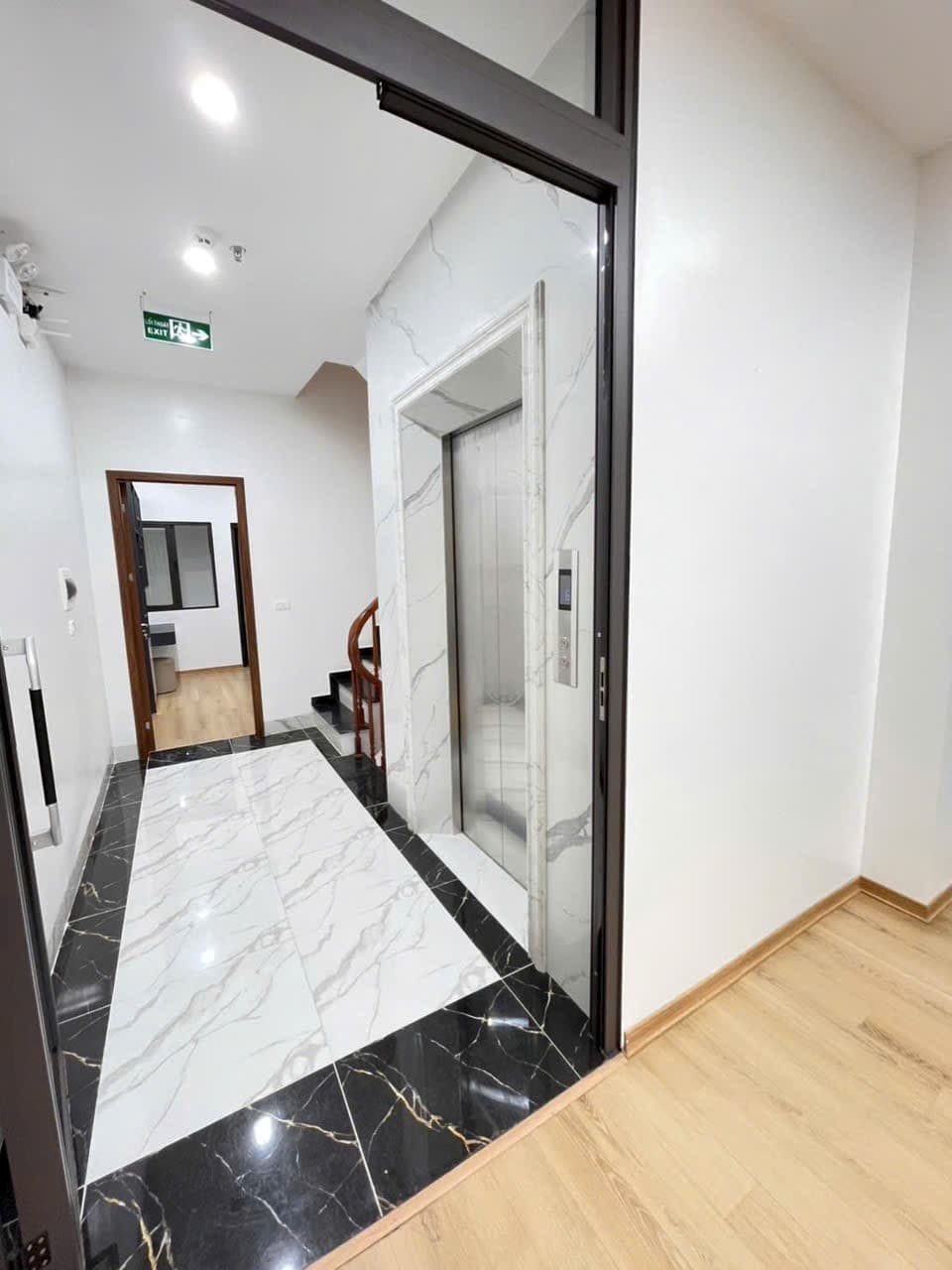 Nhà đất mặt phố, Hoàng Mai, Hà Nội - 62m² giá 21.9 tỷ