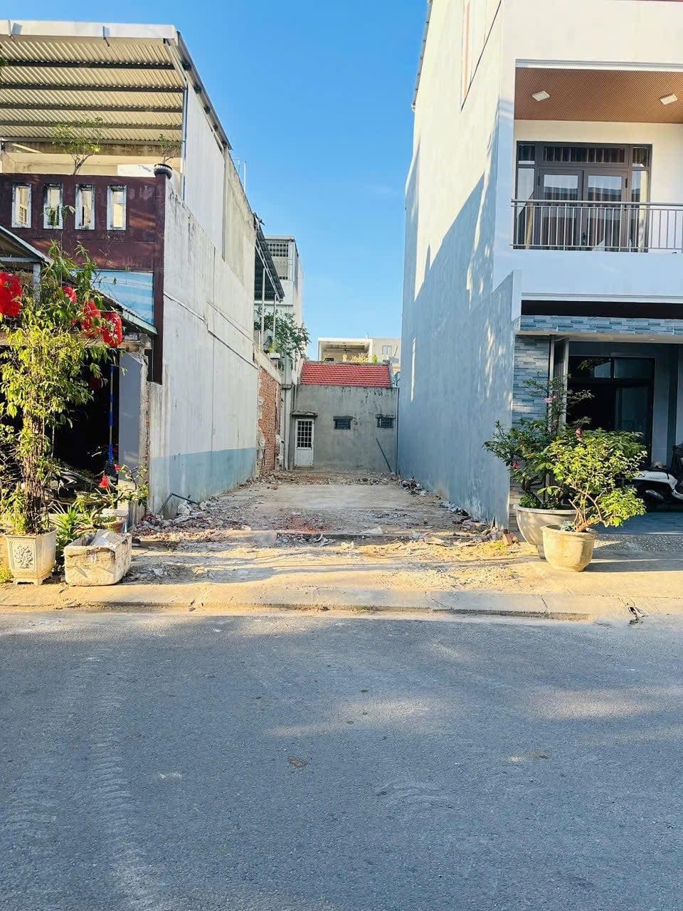 Nhà đất mặt phố, Liên Chiểu, Đà Nẵng - 90m² giá 5.59 tỷ