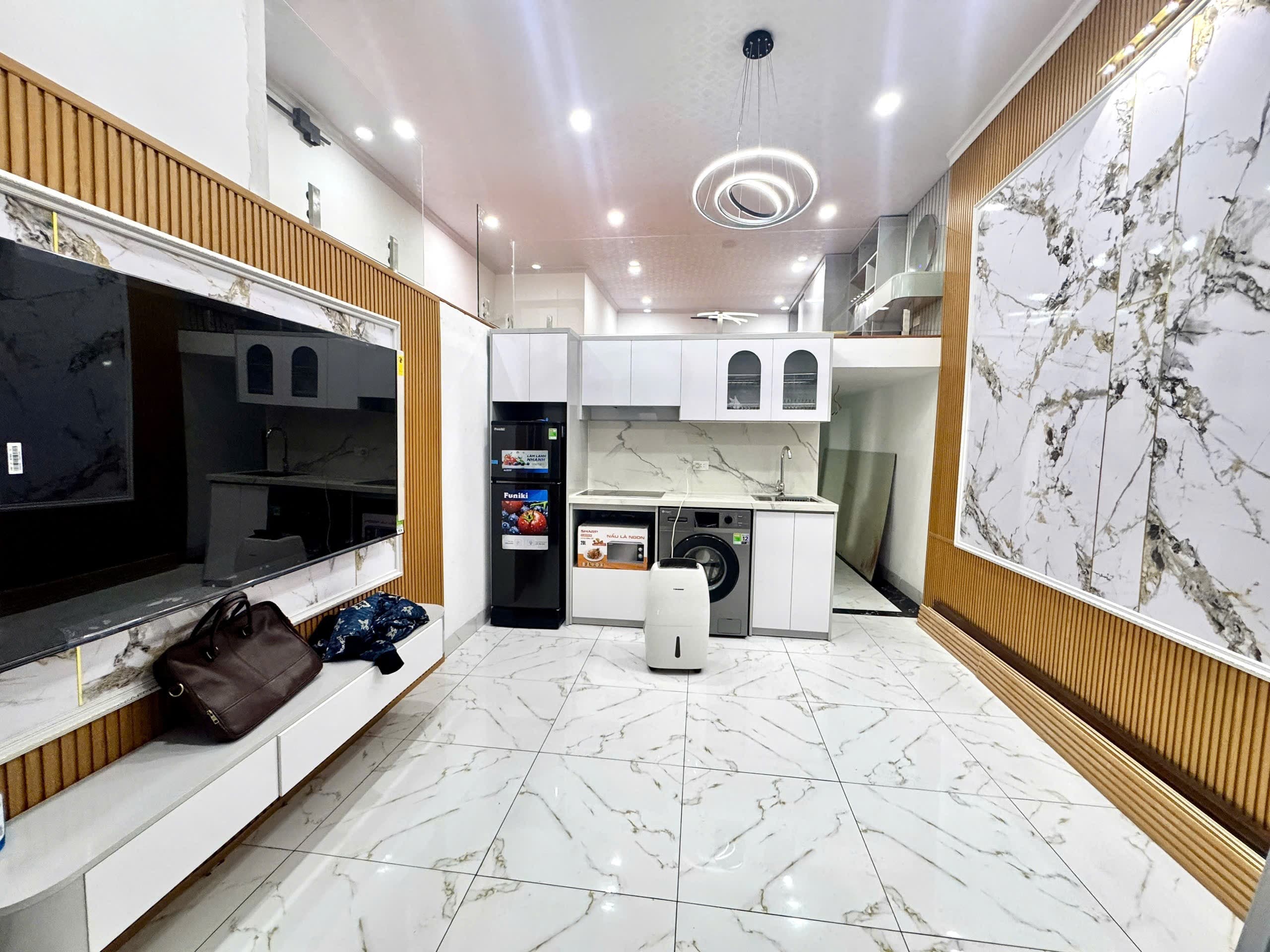 Căn hộ mặt phố, Hoàn Kiếm, Hà Nội - 12m² giá 3.48 tỷ