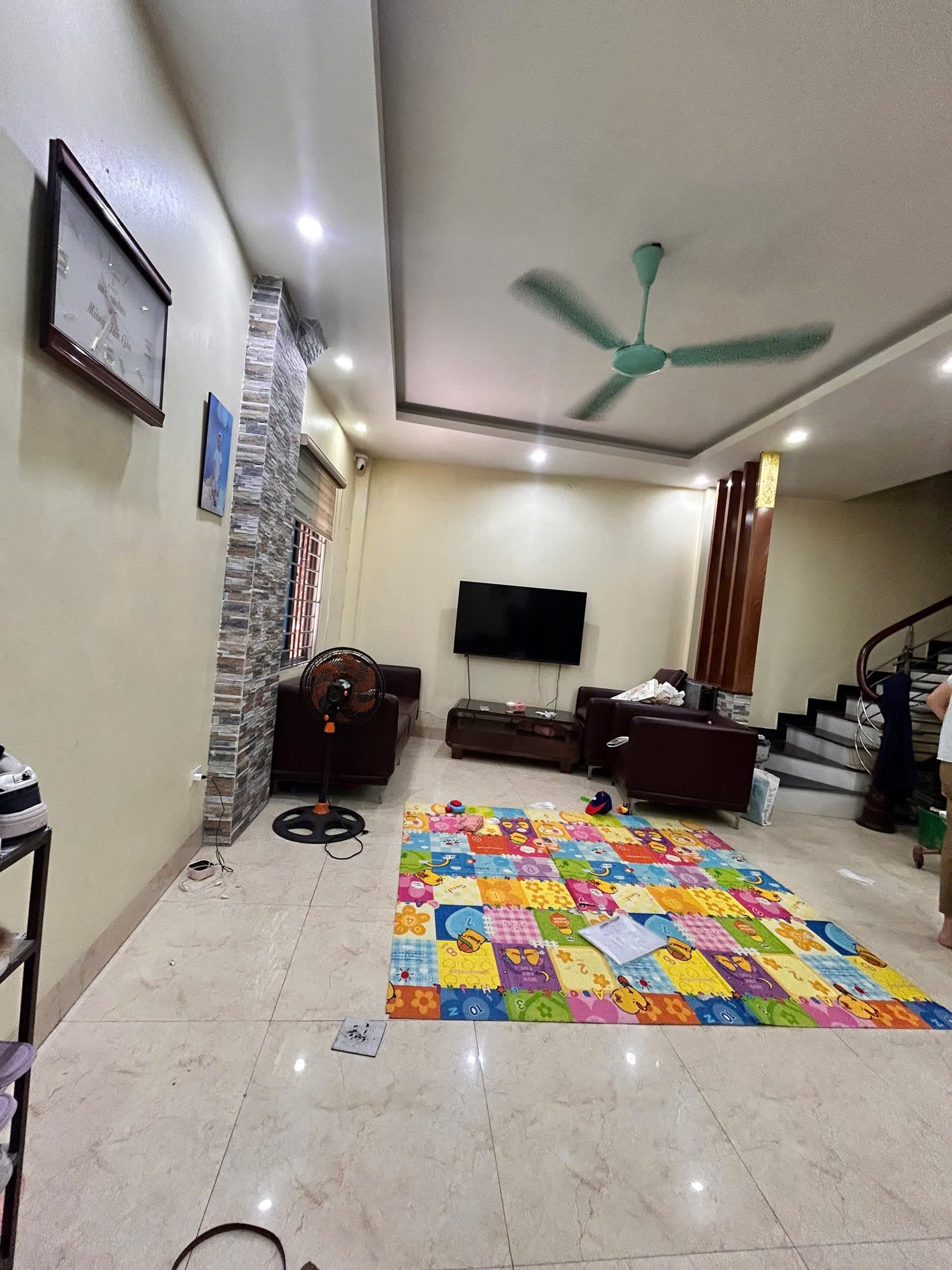 Nhà đất mặt phố, Cầu Giấy, Hà Nội - 41m² giá 10.3 tỷ