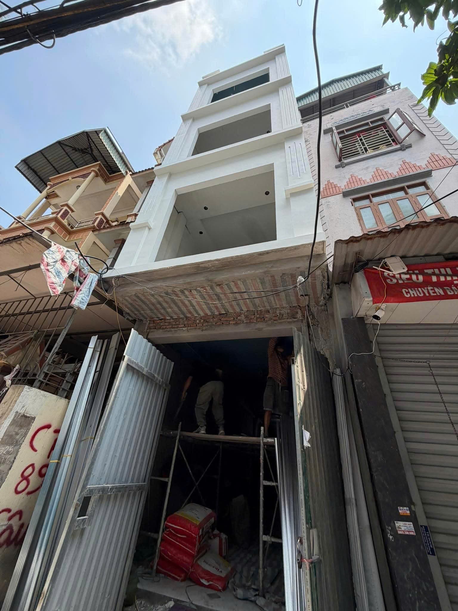 Nhà đất mặt phố, Hoàng Mai, Hà Nội - 42m² giá 12.6 tỷ