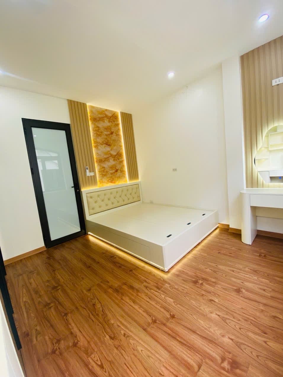 Nhà đất mặt phố, Hà Đông, Hà Nội - 31m² giá 14.5 tỷ