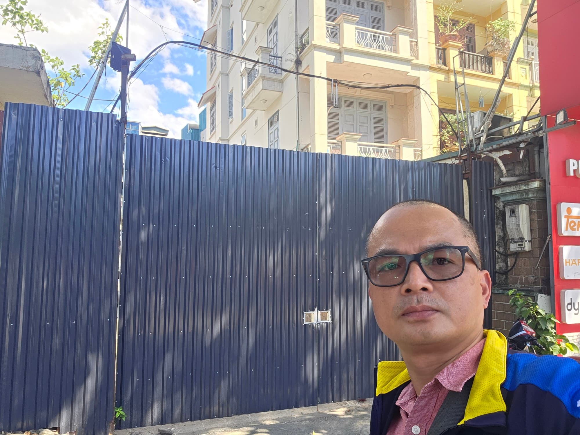 Nhà đất mặt phố, Cầu Giấy, Hà Nội - 946m² giá 500 tỷ