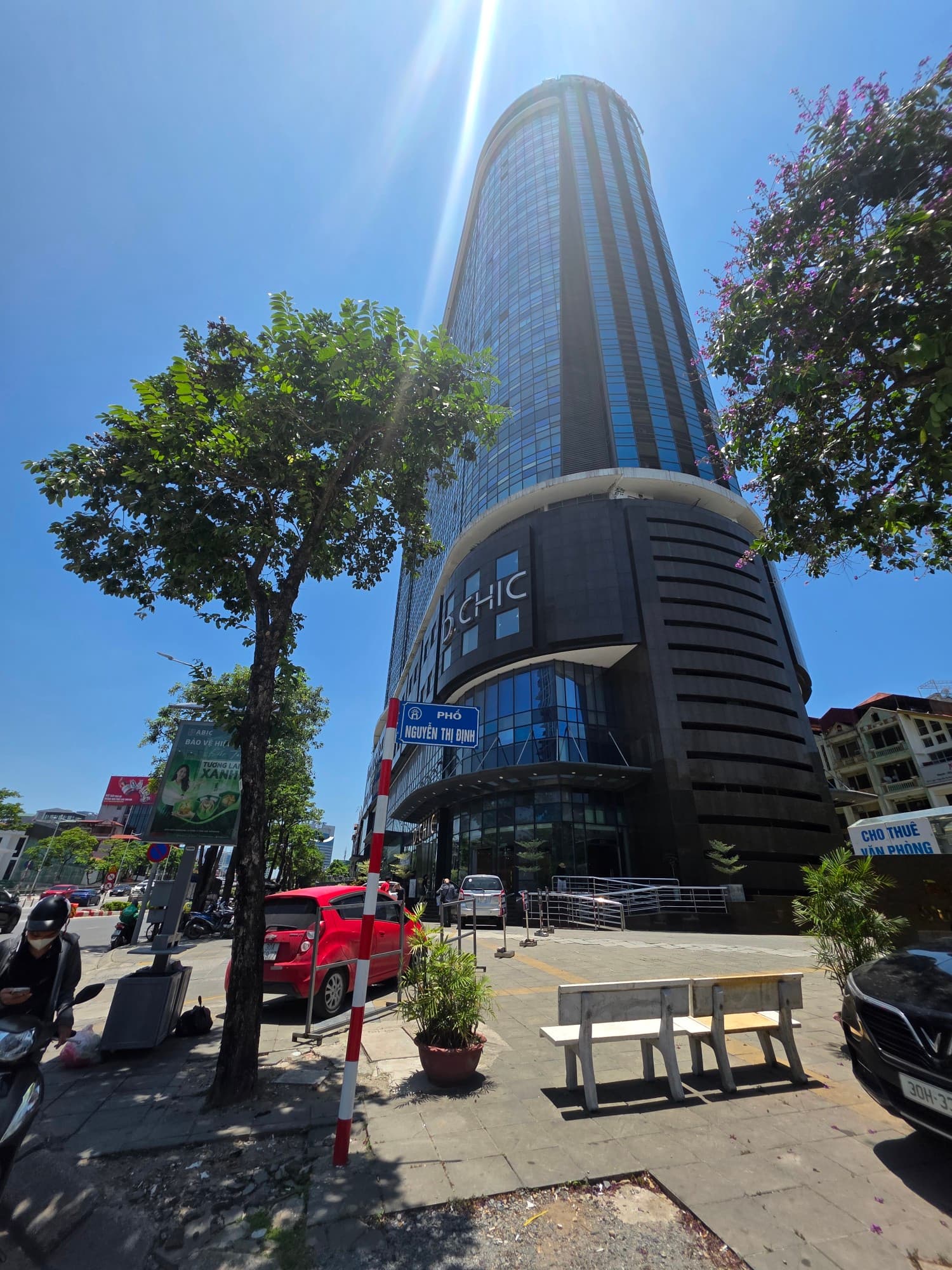 Nhà đất mặt phố, Cầu Giấy, Hà Nội - 520m² giá 450 tỷ