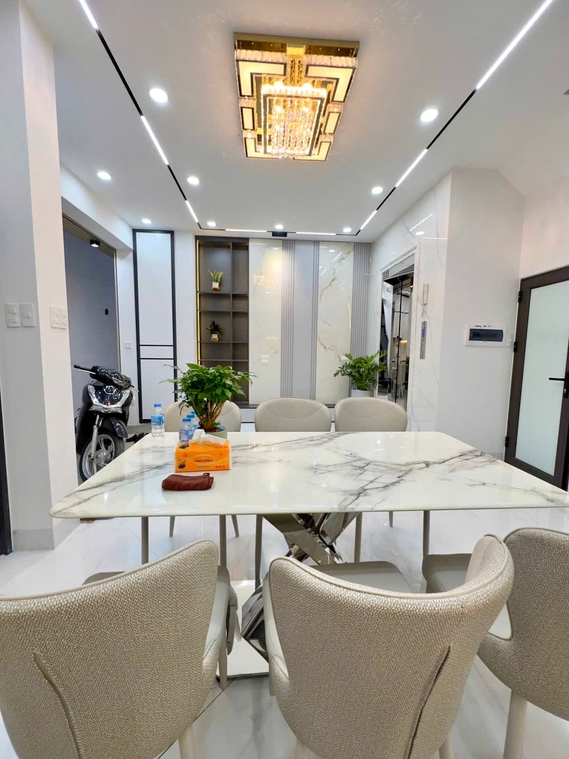 Nhà đất mặt phố, Hai Bà Trưng, Hà Nội - 37.4m² giá 10 tỷ