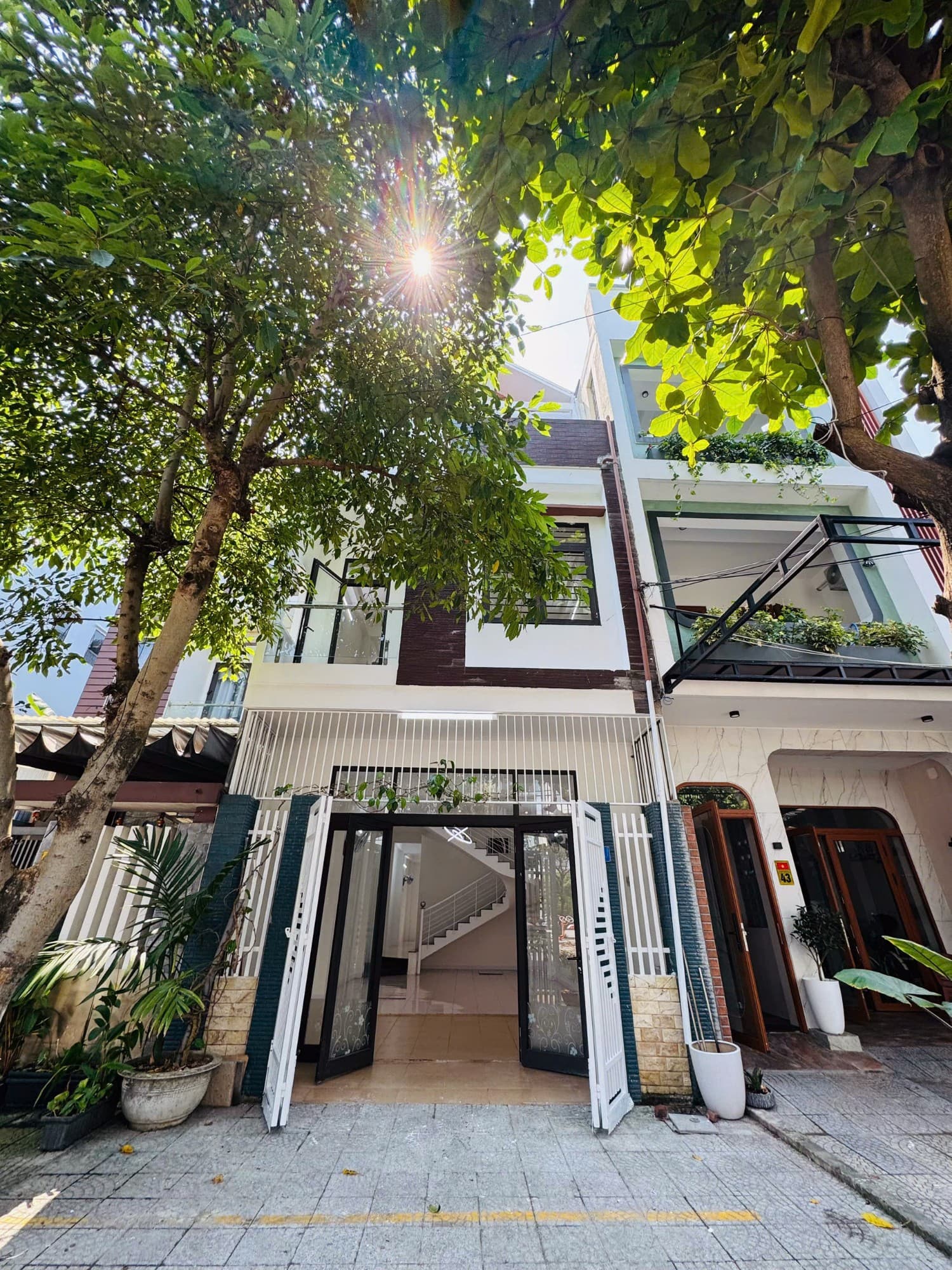 Nhà đất mặt phố, Sơn Trà, Đà Nẵng - 100m² giá 11.2 tỷ