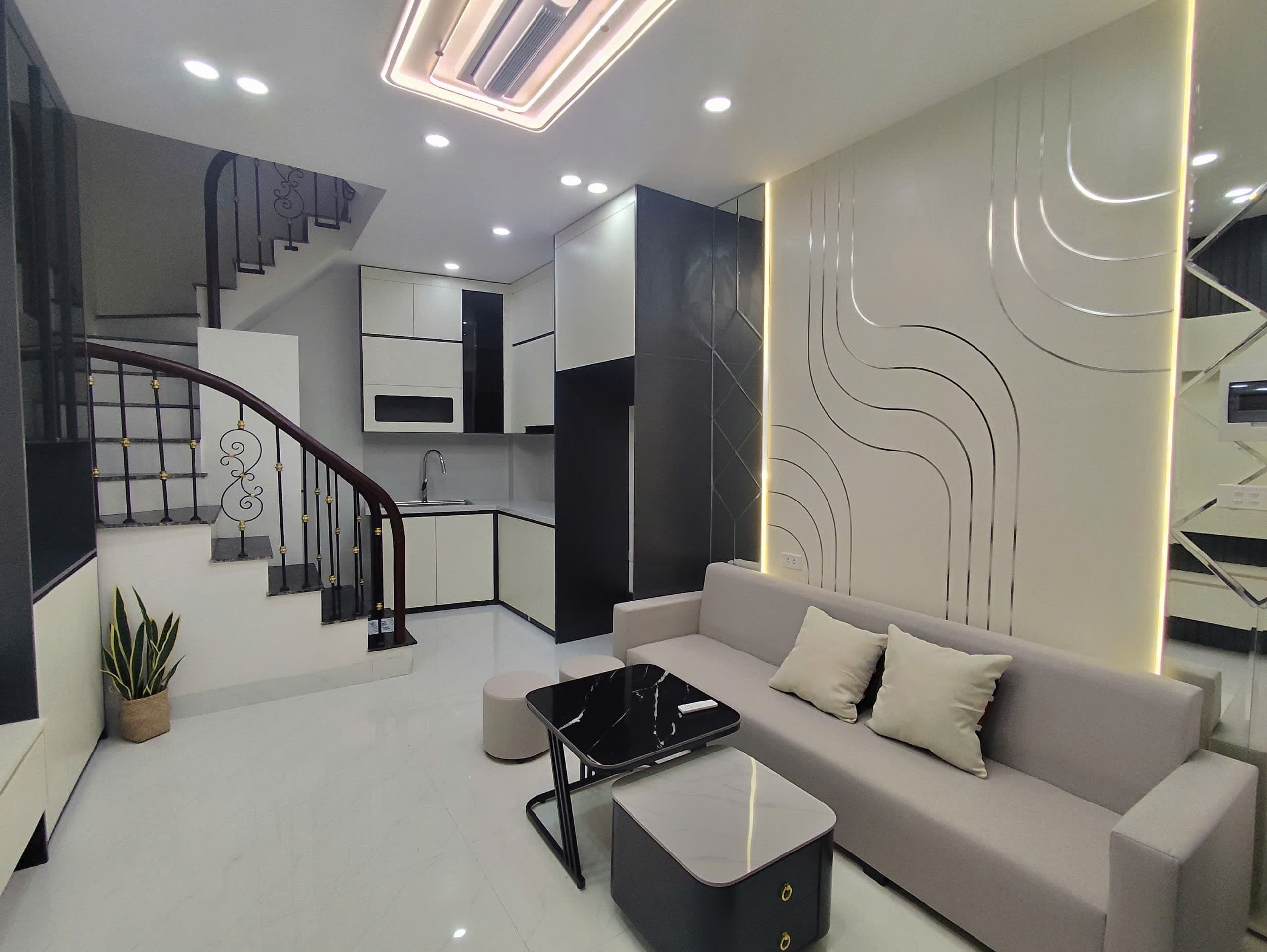 Nhà đất mặt phố, Hai Bà Trưng, Hà Nội - 21m² giá 5.7 tỷ