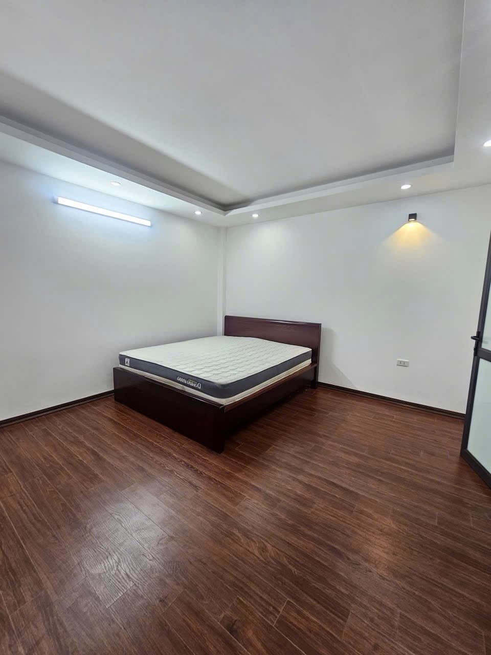 Nhà đất mặt phố, Gia Lâm, Hà Nội - 30m² giá 5.85 tỷ