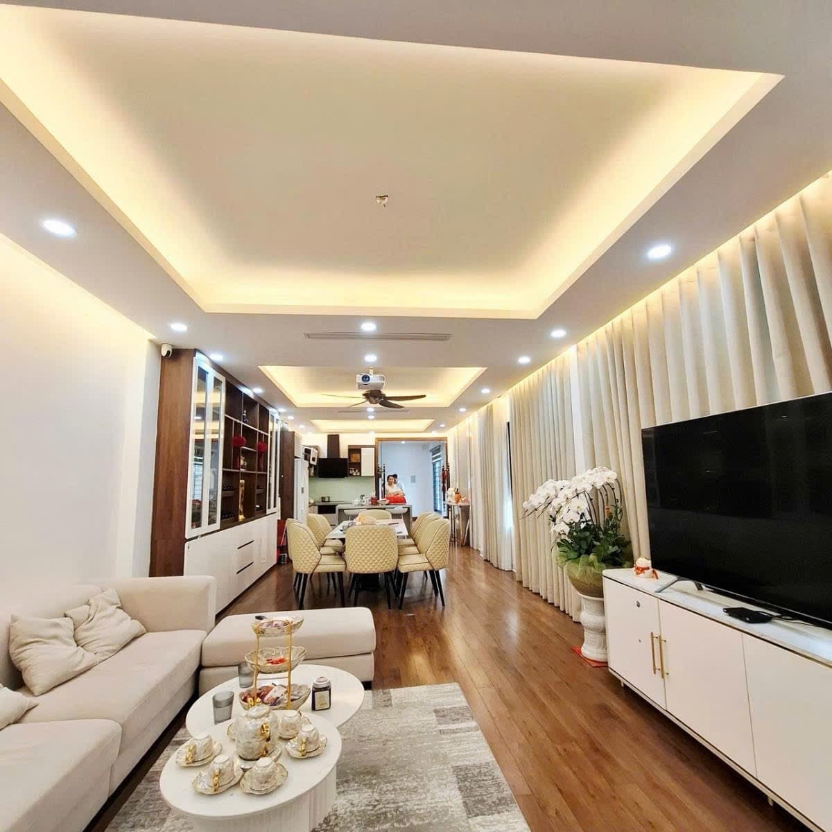 Nhà đất mặt phố, Thanh Xuân, Hà Nội - 57m² giá 28.9 tỷ