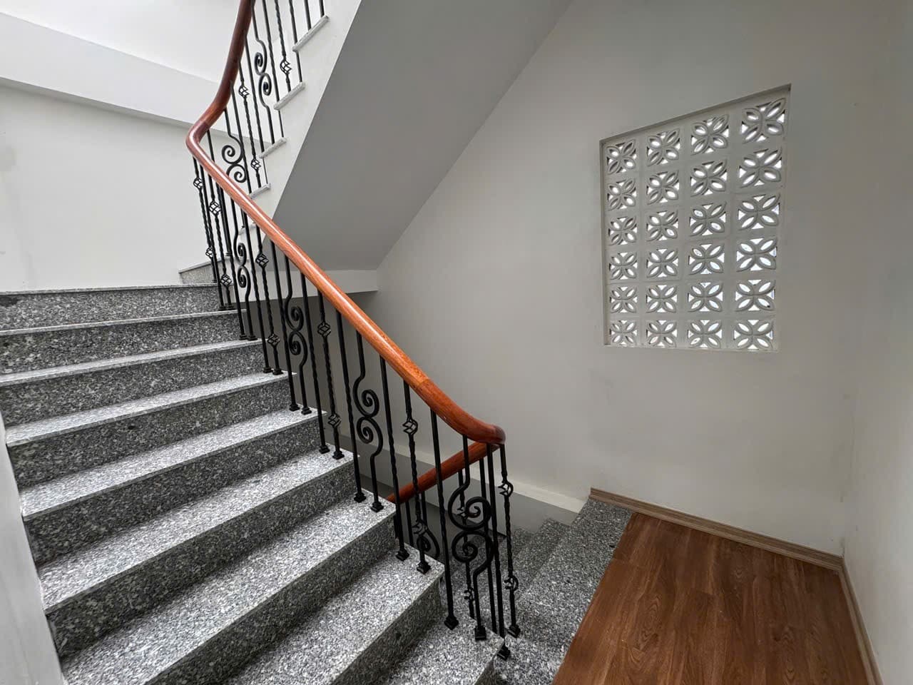 Nhà đất mặt phố, Tây Hồ, Hà Nội - 166m² giá 69.5 tỷ