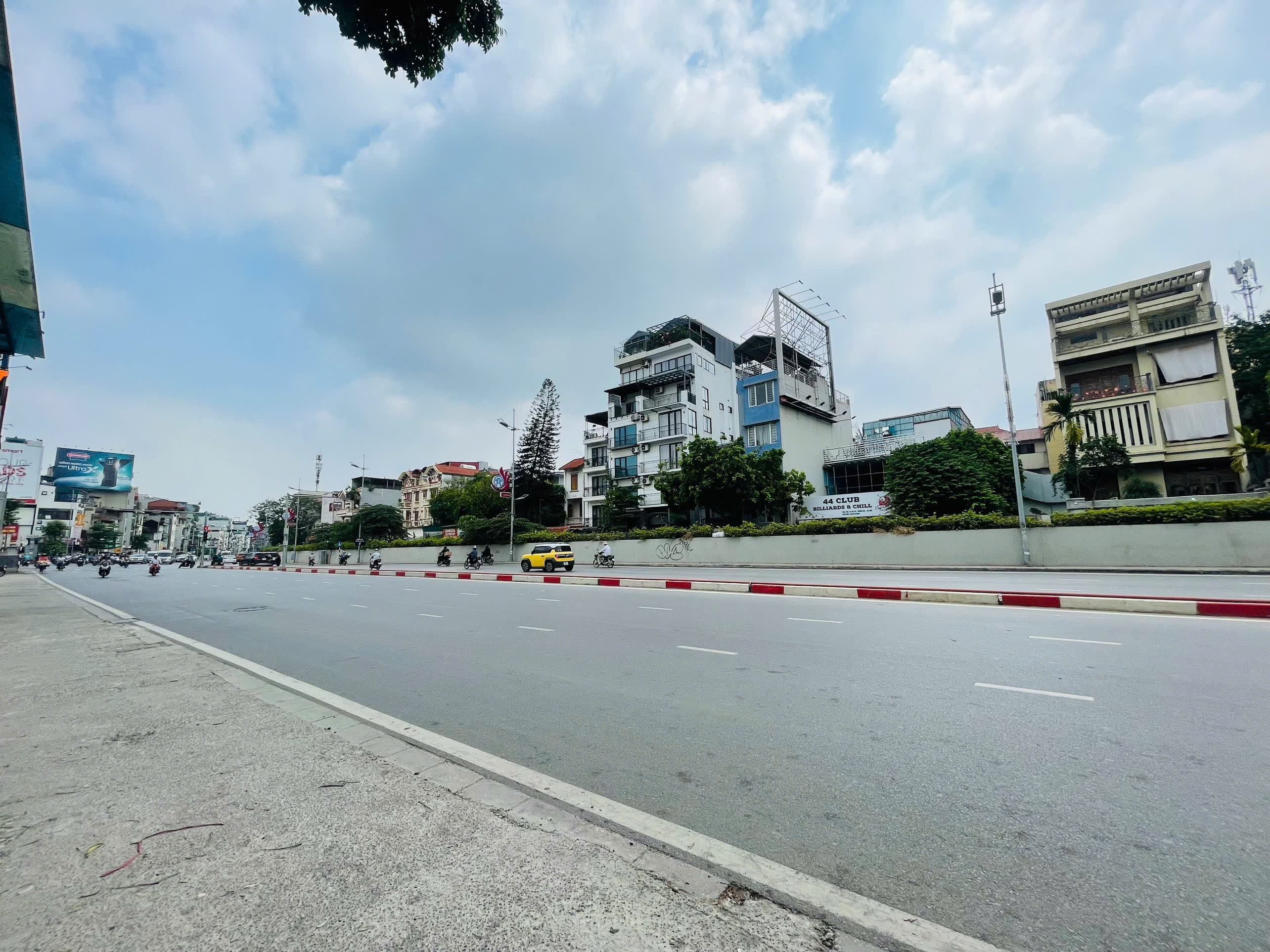 Nhà đất mặt phố, Tây Hồ, Hà Nội - 160m² giá 128 tỷ