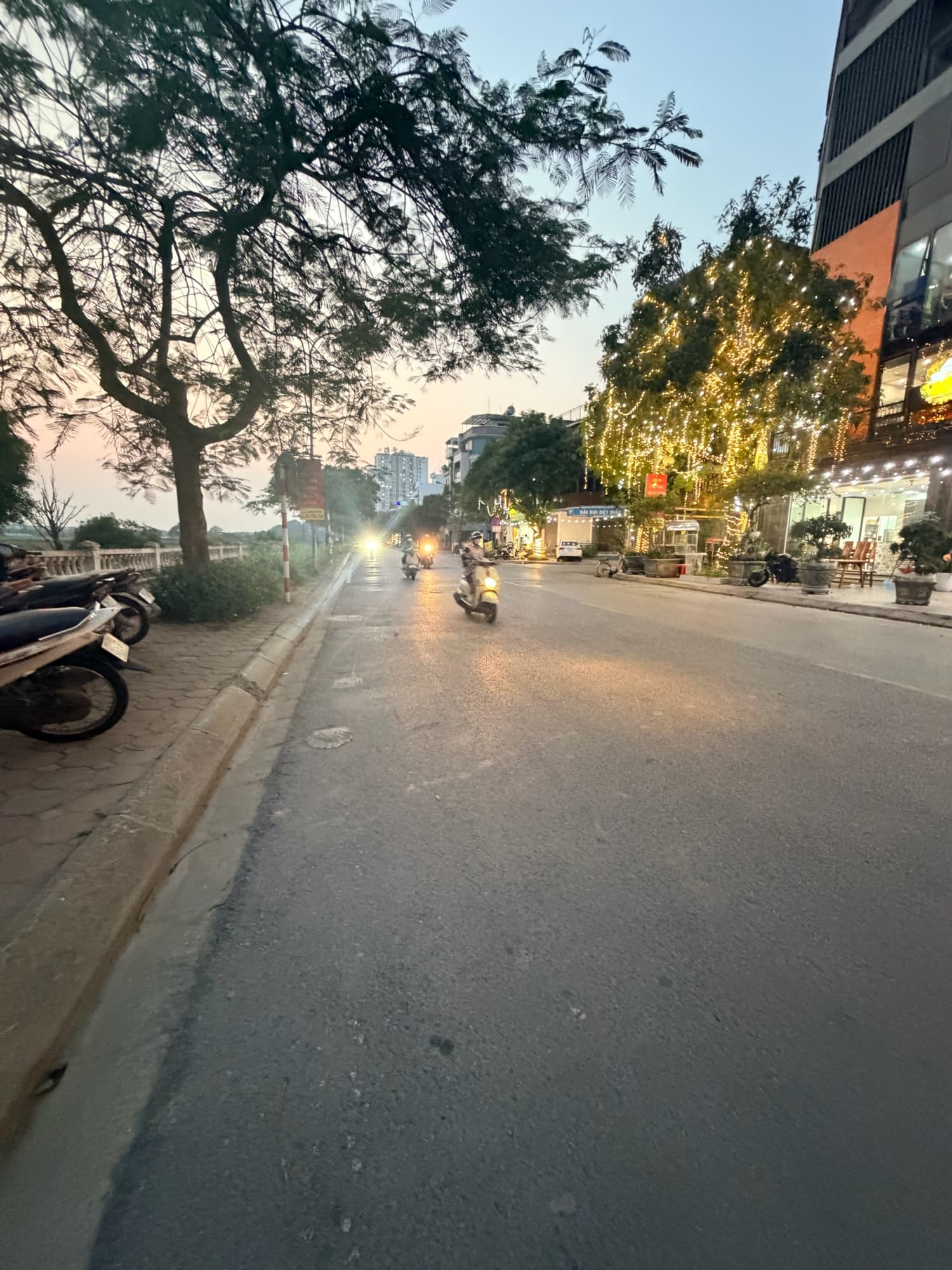 Căn hộ mặt phố, Long Biên, Hà Nội - 95m² giá 7.4 tỷ