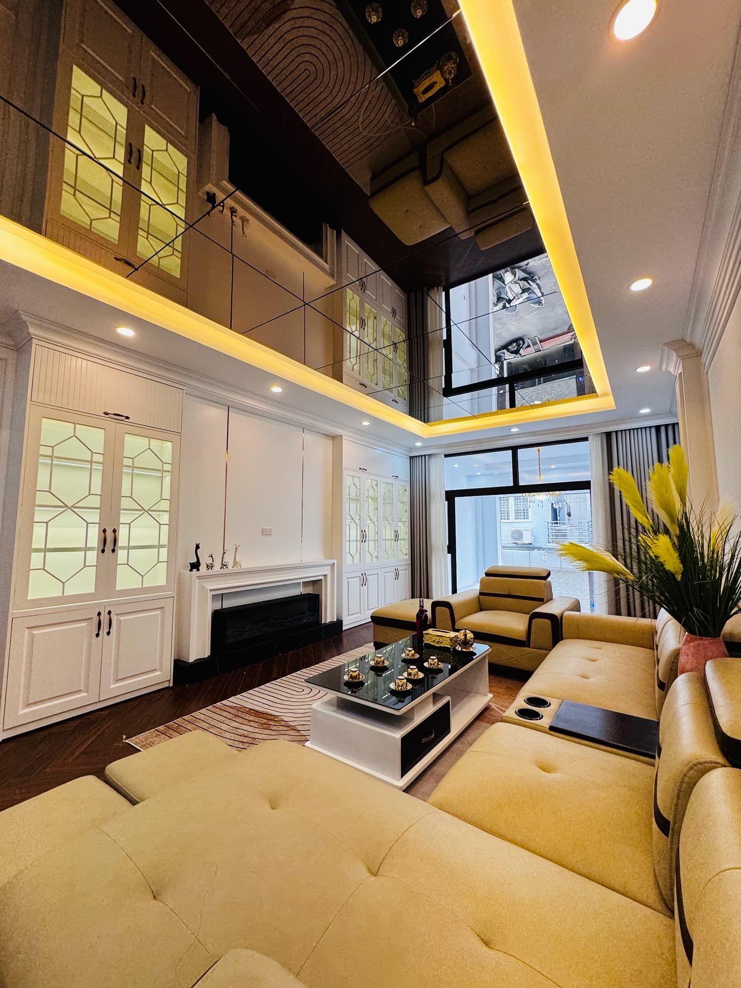 Nhà đất mặt phố, Long Biên, Hà Nội - 65m² giá 21.5 tỷ