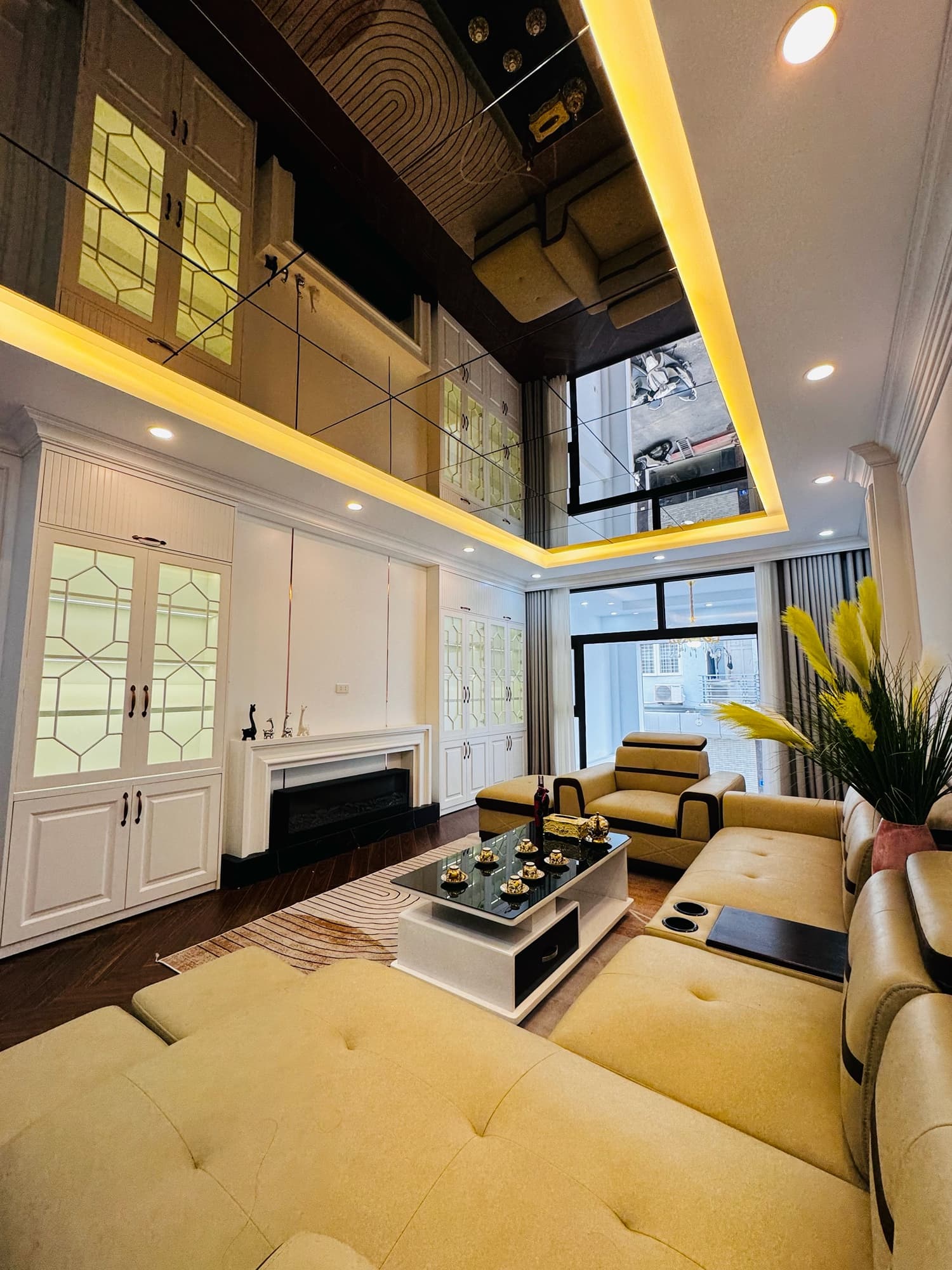Nhà đất mặt phố, Long Biên, Hà Nội - 65m² giá 21.5 tỷ