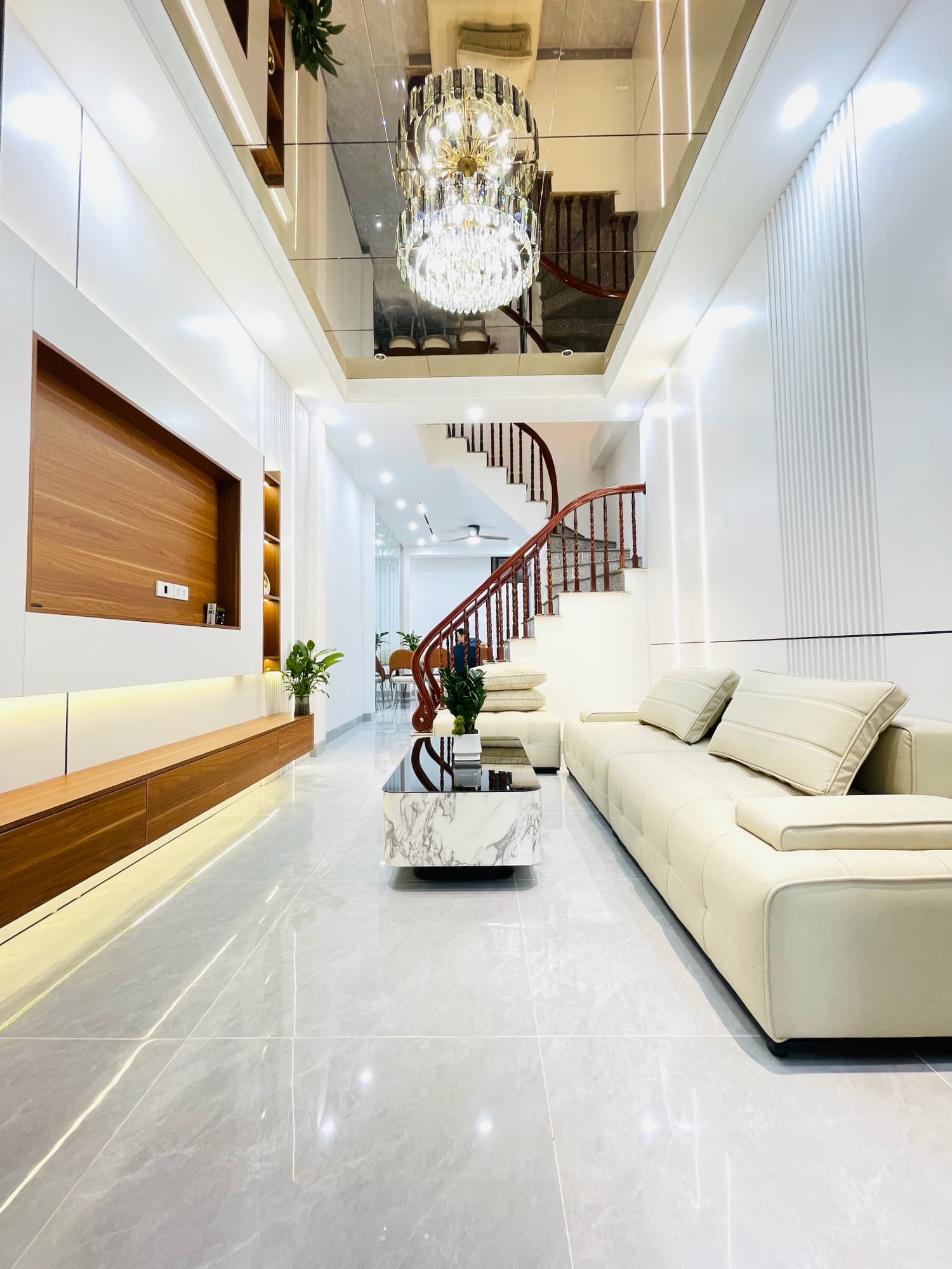 Nhà đất mặt phố, Hoàng Mai, Hà Nội - 40m² giá 9.8 tỷ