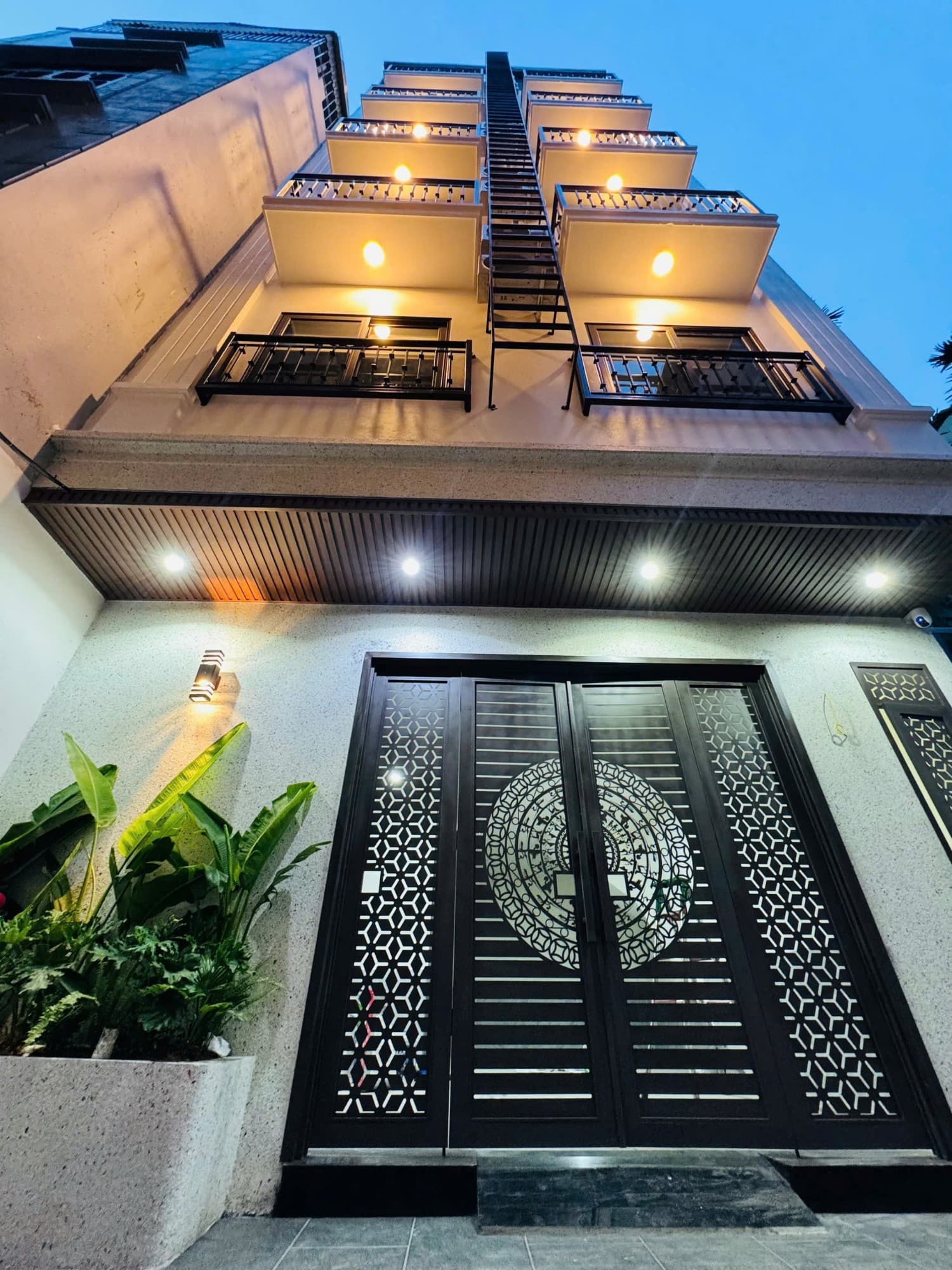 Nhà đất mặt phố, Nam Từ Liêm, Hà Nội - 52m² giá 16.8 tỷ