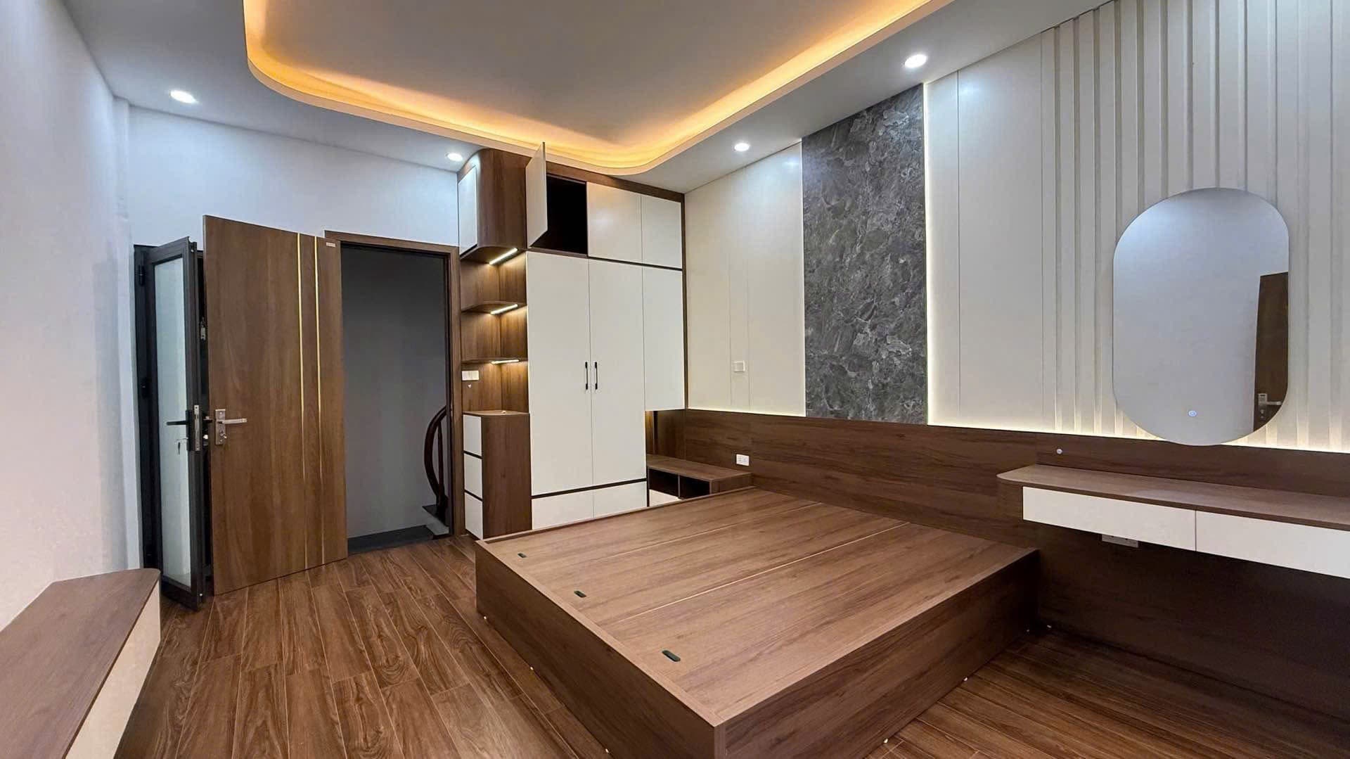 Nhà đất mặt phố, Tây Hồ, Hà Nội - 25m² giá 7.98 tỷ