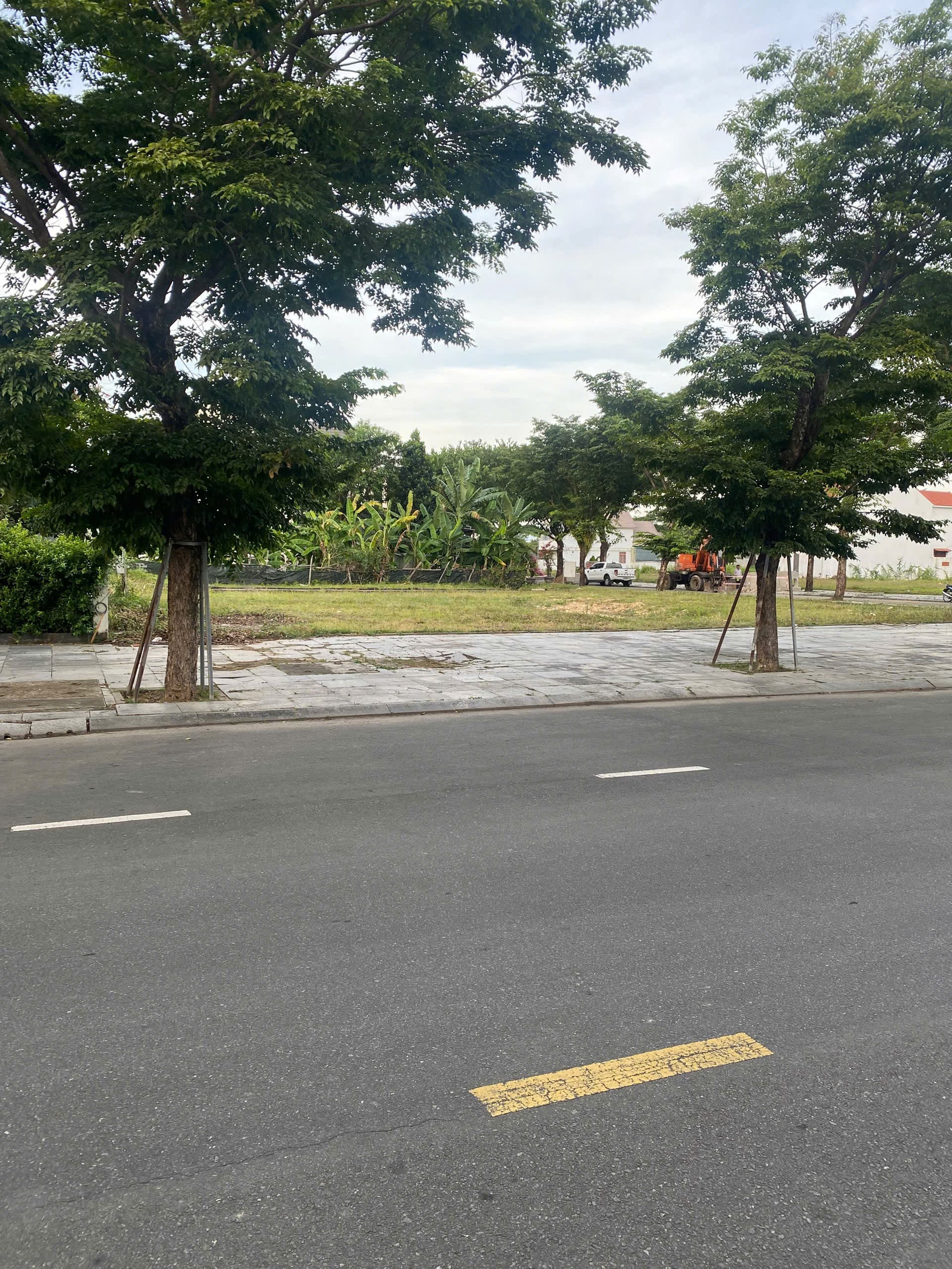 Nhà đất mặt phố Liên Chiểu, Đà Nẵng - 187.5m² giá 9.9 tỷ