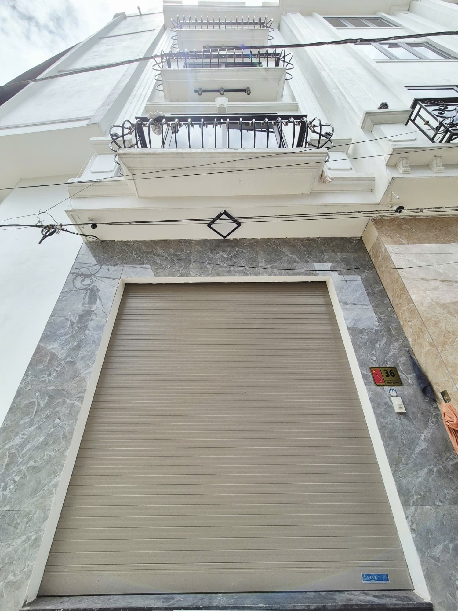 Nhà đất mặt phố, Thanh Trì, Hà Nội - 33m² giá 5.85 tỷ
