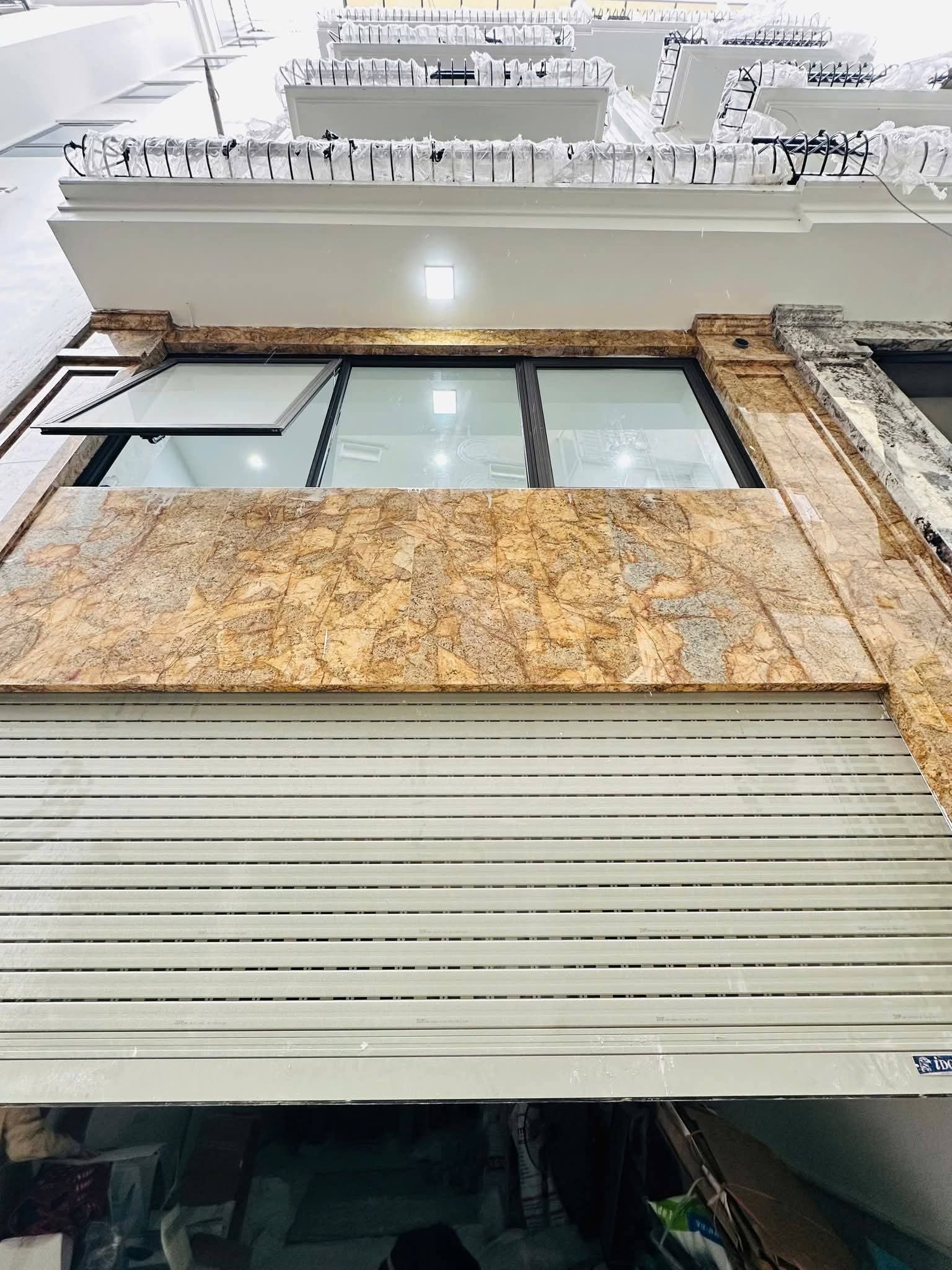 Nhà đất mặt phố, Cầu Giấy, Hà Nội - 45m² giá 18.5 tỷ