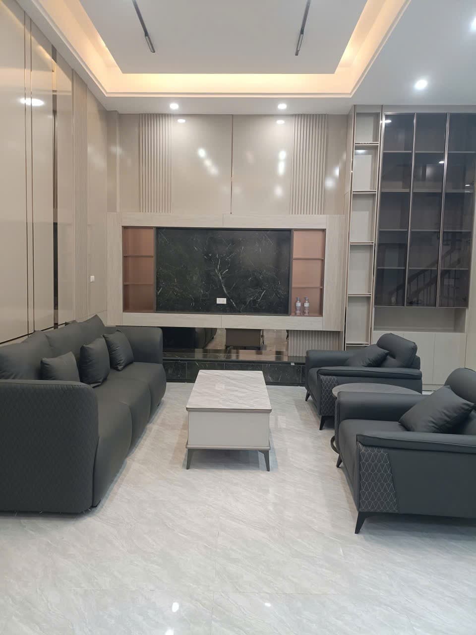 Nhà đất mặt phố, Đống Đa, Hà Nội - 57.4m² giá 12.8 tỷ