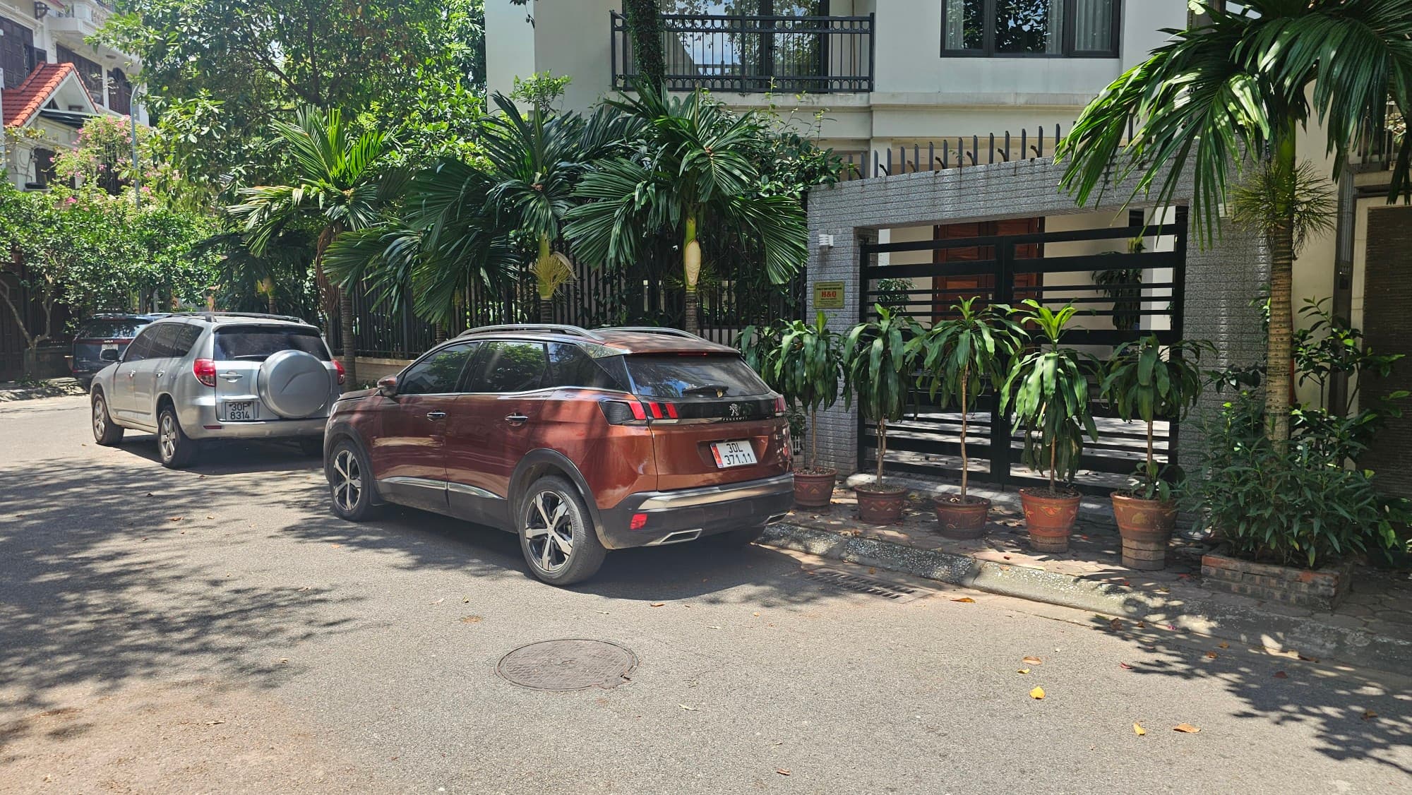 Nhà đất mặt phố, Long Biên, Hà Nội - 303m² giá 77 tỷ