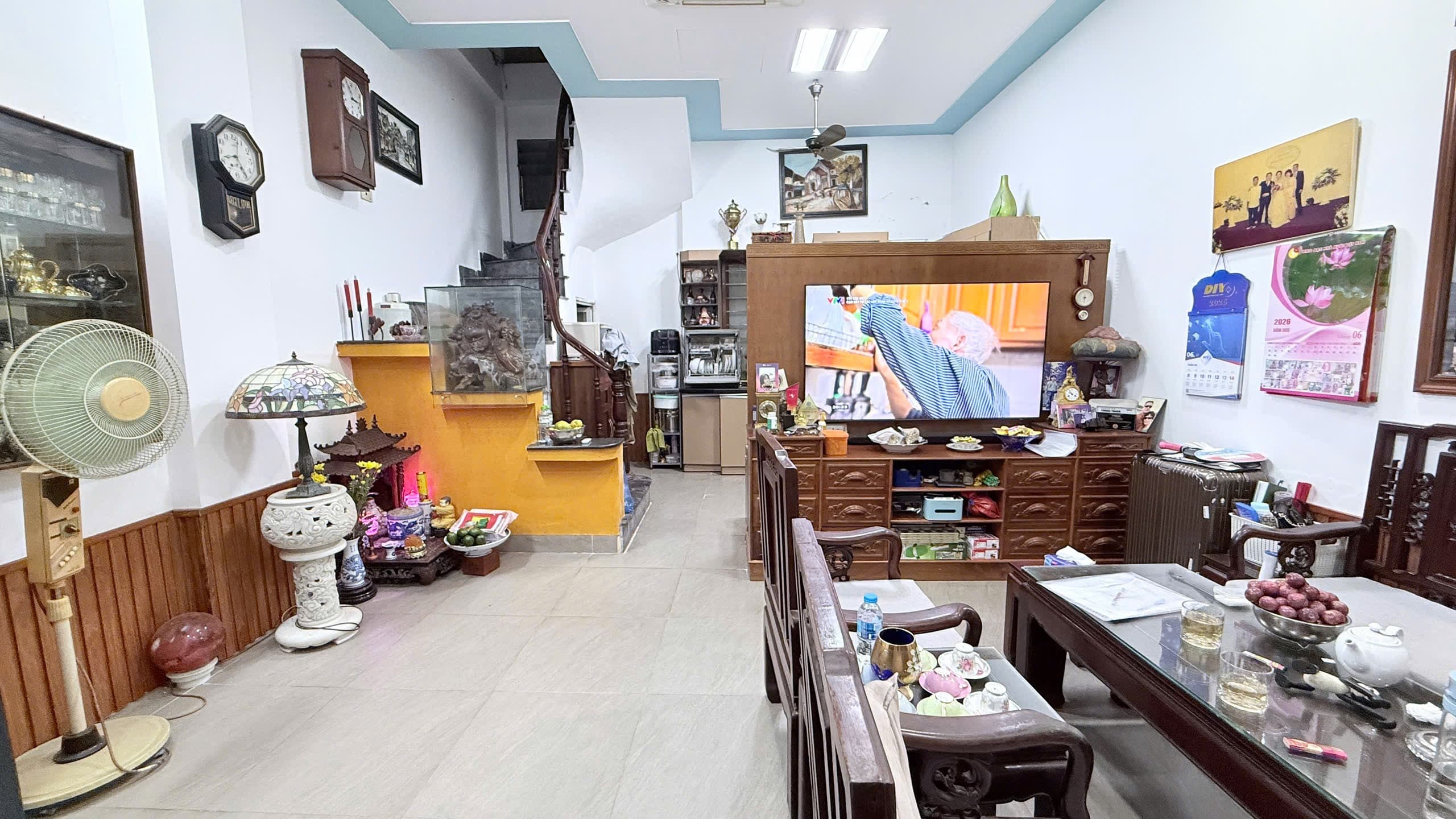 Nhà đất mặt phố, Long Biên, Hà Nội - 41m² giá 9.5 tỷ