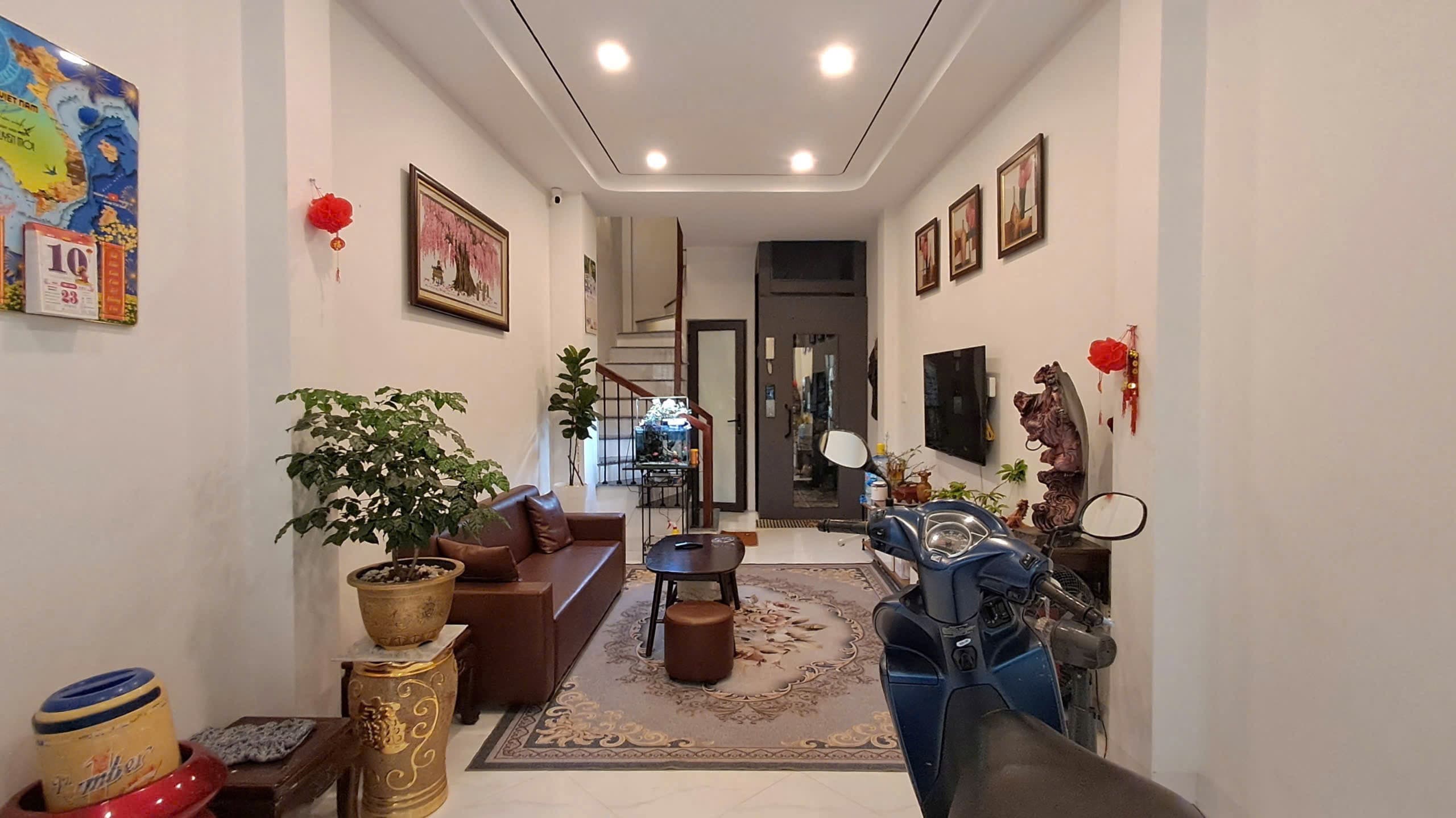 Nhà đất mặt phố, Long Biên, Hà Nội - 33.8m² giá 10.5 tỷ
