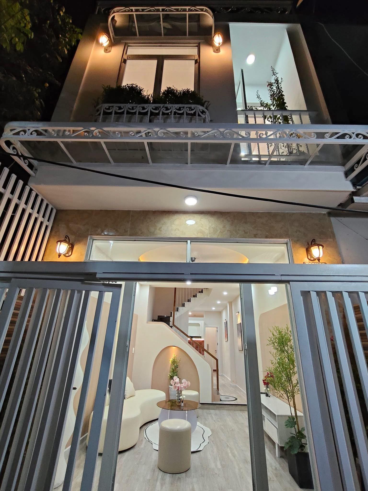 Nhà đất mặt phố, Hải Châu, Đà Nẵng - 43m² giá 3.98 tỷ
