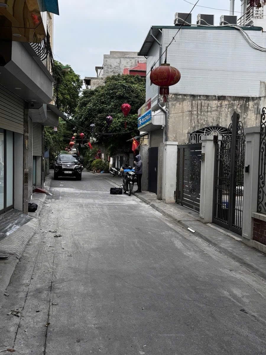 Nhà đất mặt phố, Long Biên, Hà Nội - 40m² giá 12.9 tỷ