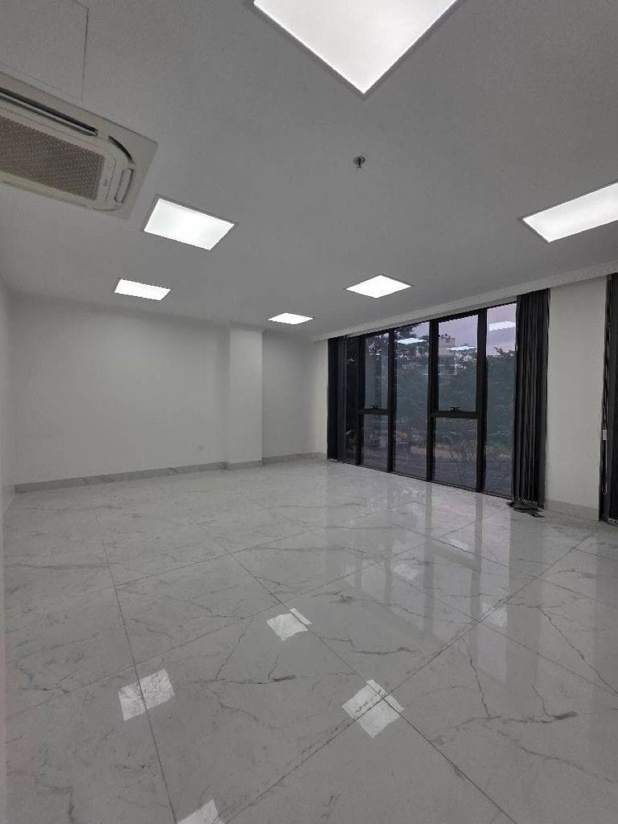 Nhà đất mặt phố, Cầu Giấy, Hà Nội - 122m² giá 122 tỷ