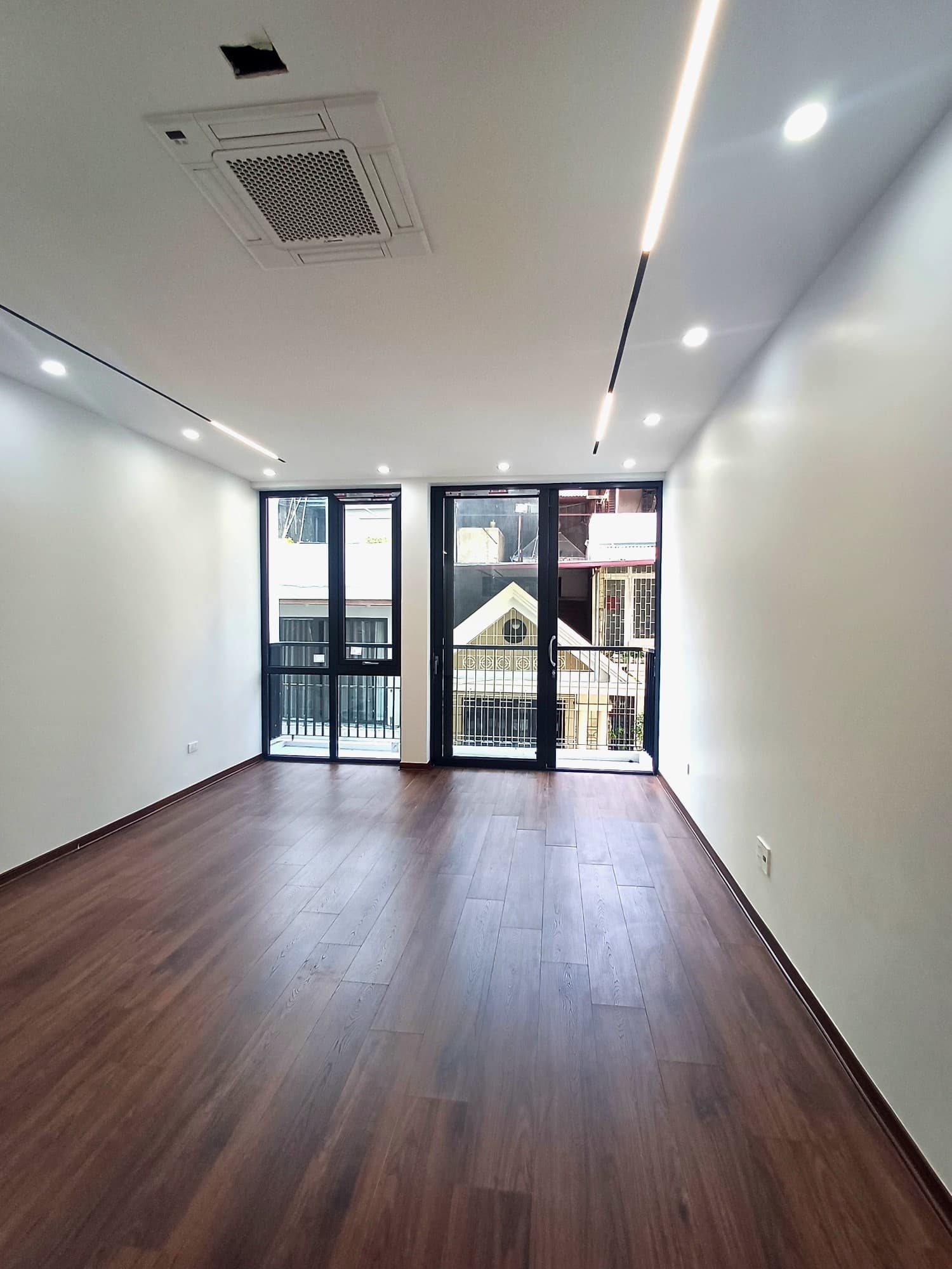 Nhà đất mặt phố, Hoàng Mai, Hà Nội - 113m² giá 44.5 tỷ