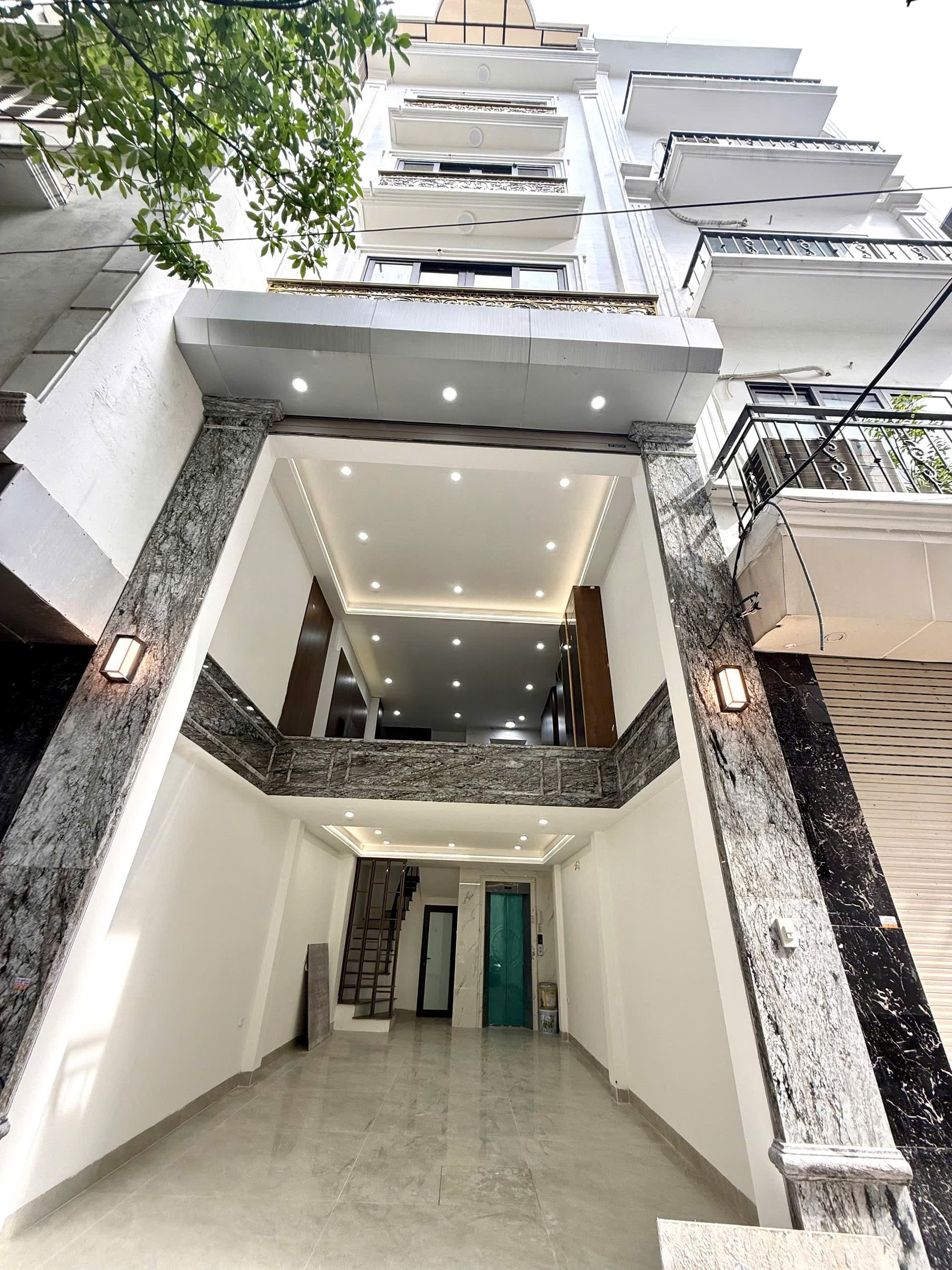 Nhà đất mặt phố, Hoàng Mai, Hà Nội - 44m² giá 19.5 tỷ