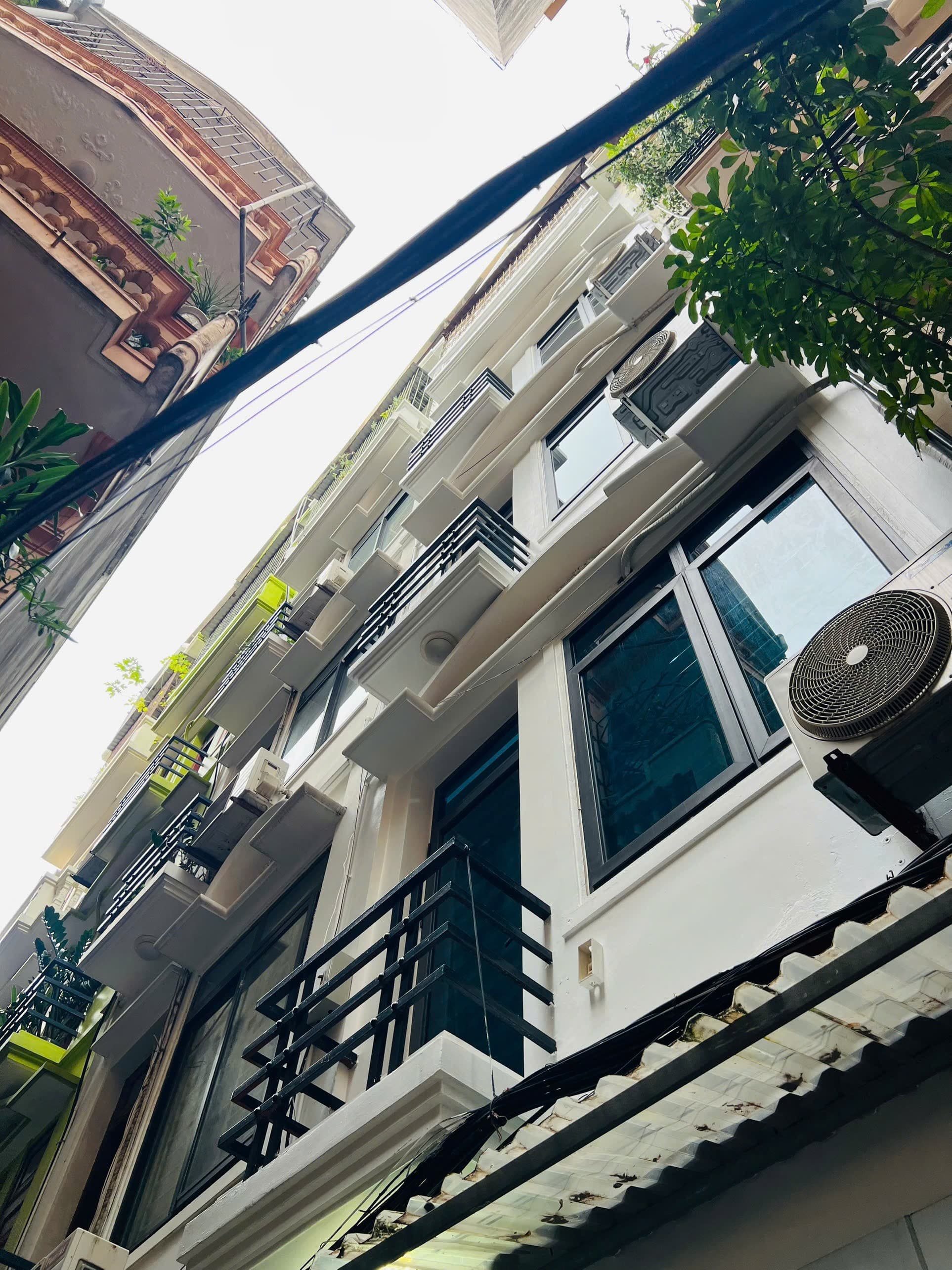 Nhà đất mặt phố, Cầu Giấy, Hà Nội - 32m² giá 13 tỷ