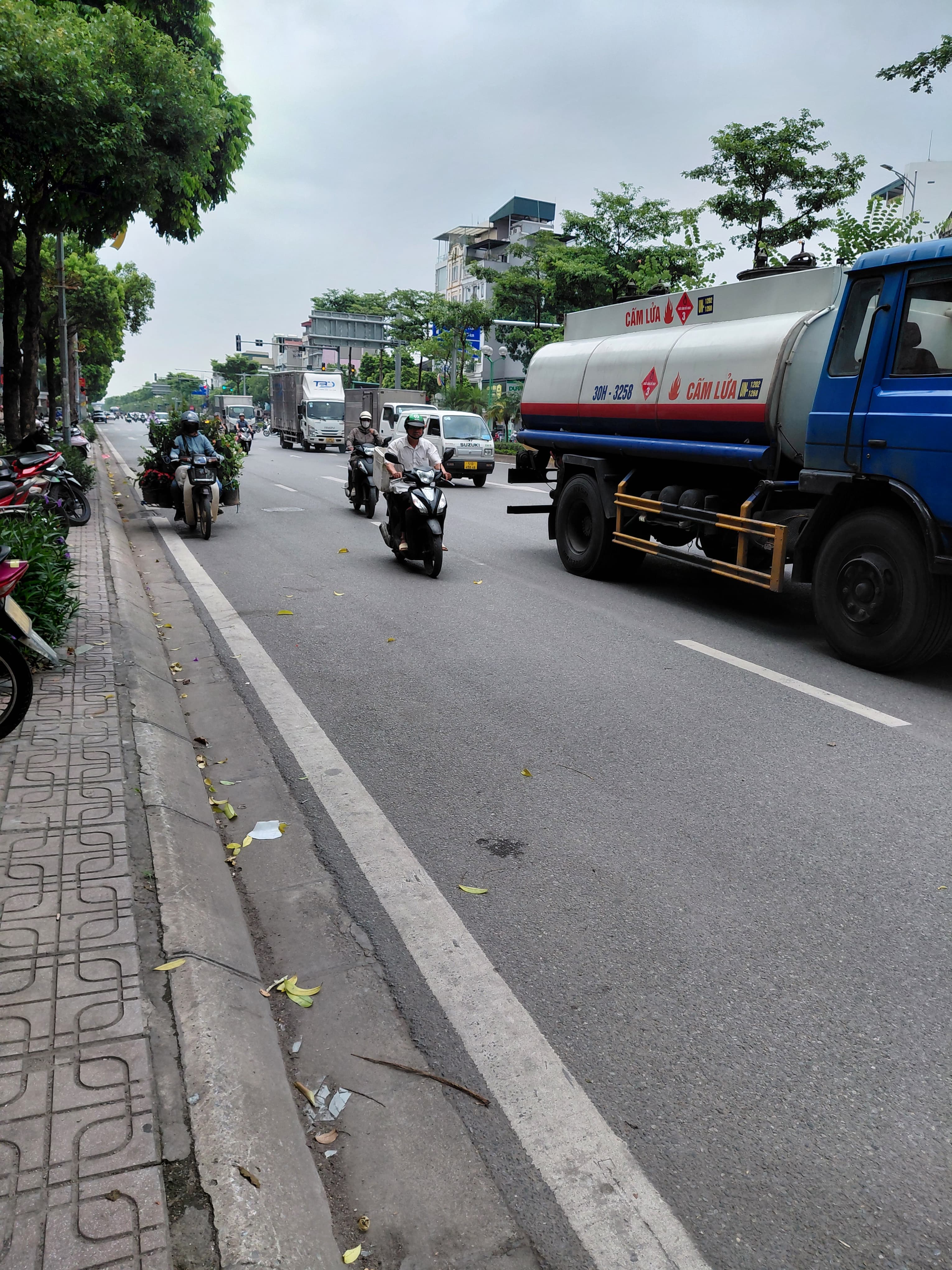 Nhà đất mặt phố, Long Biên, Hà Nội - 556.1m² giá 325 tỷ