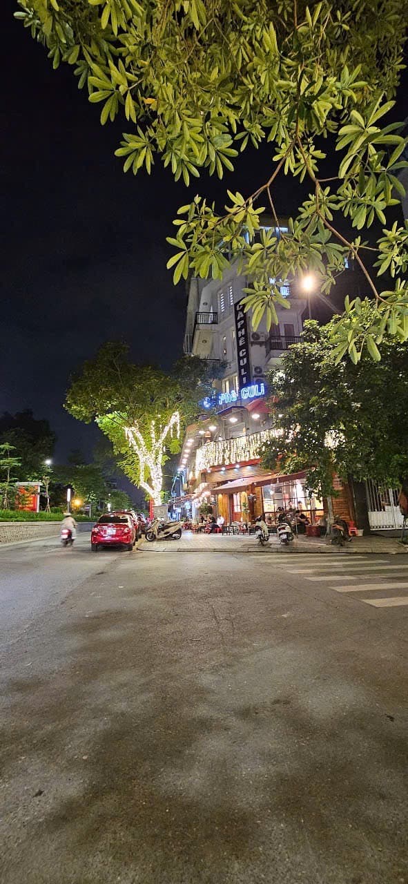 Nhà đất mặt phố, Tây Hồ, Hà Nội - 431m² giá 258 tỷ
