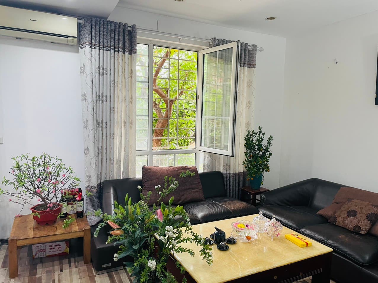 Nhà đất mặt phố, Cầu Giấy, Hà Nội - 137m² giá 80 tỷ