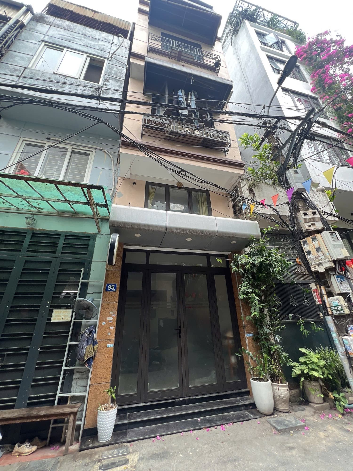 Nhà đất mặt phố, Hoàng Mai, Hà Nội - 54m² giá 24.8 tỷ
