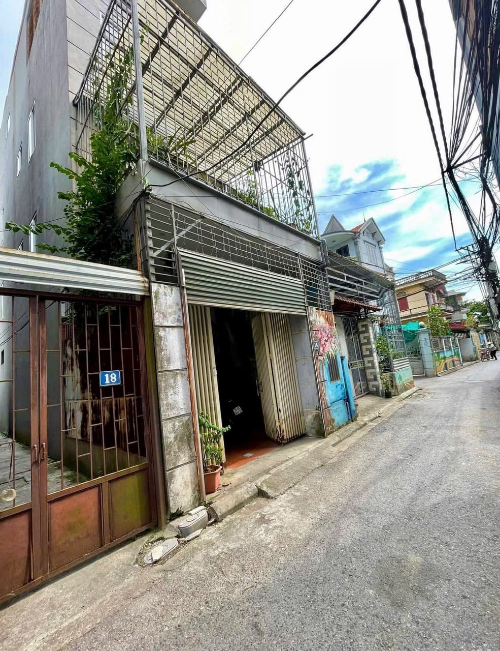 Nhà đất mặt phố, Long Biên, Hà Nội - 102m² giá 10.7 tỷ