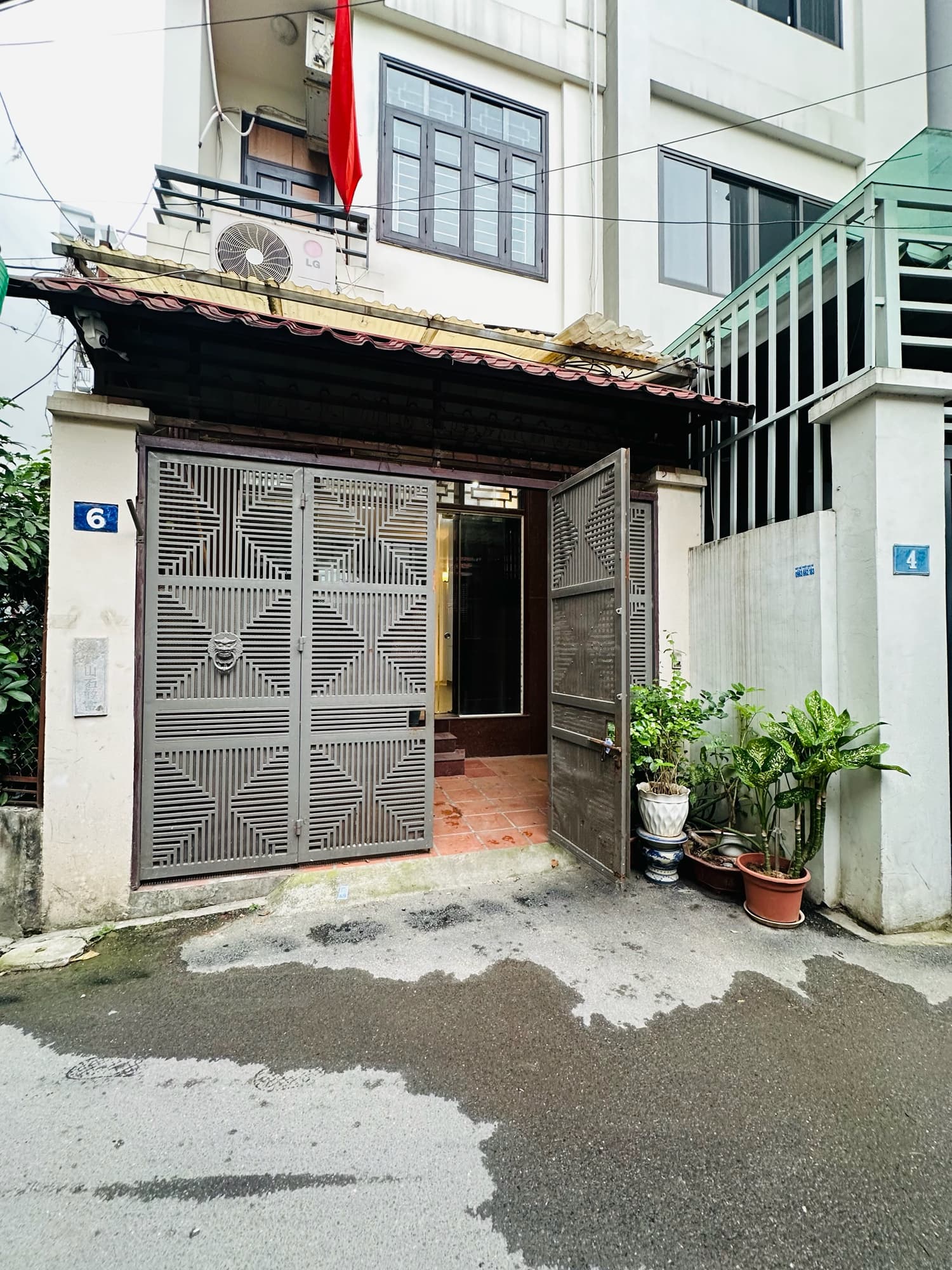 Nhà đất mặt phố, Tây Hồ, Hà Nội - 73m² giá 27 tỷ