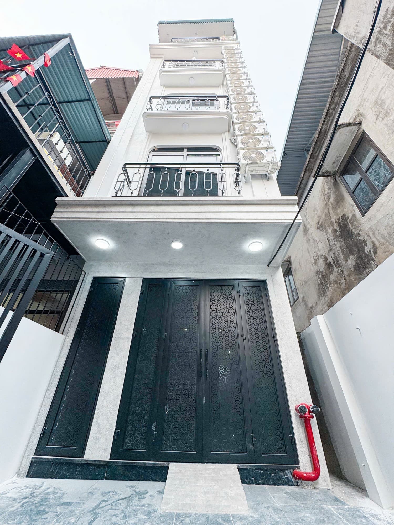 Nhà đất mặt phố, Hoàng Mai, Hà Nội - 82m² giá 18.8 tỷ