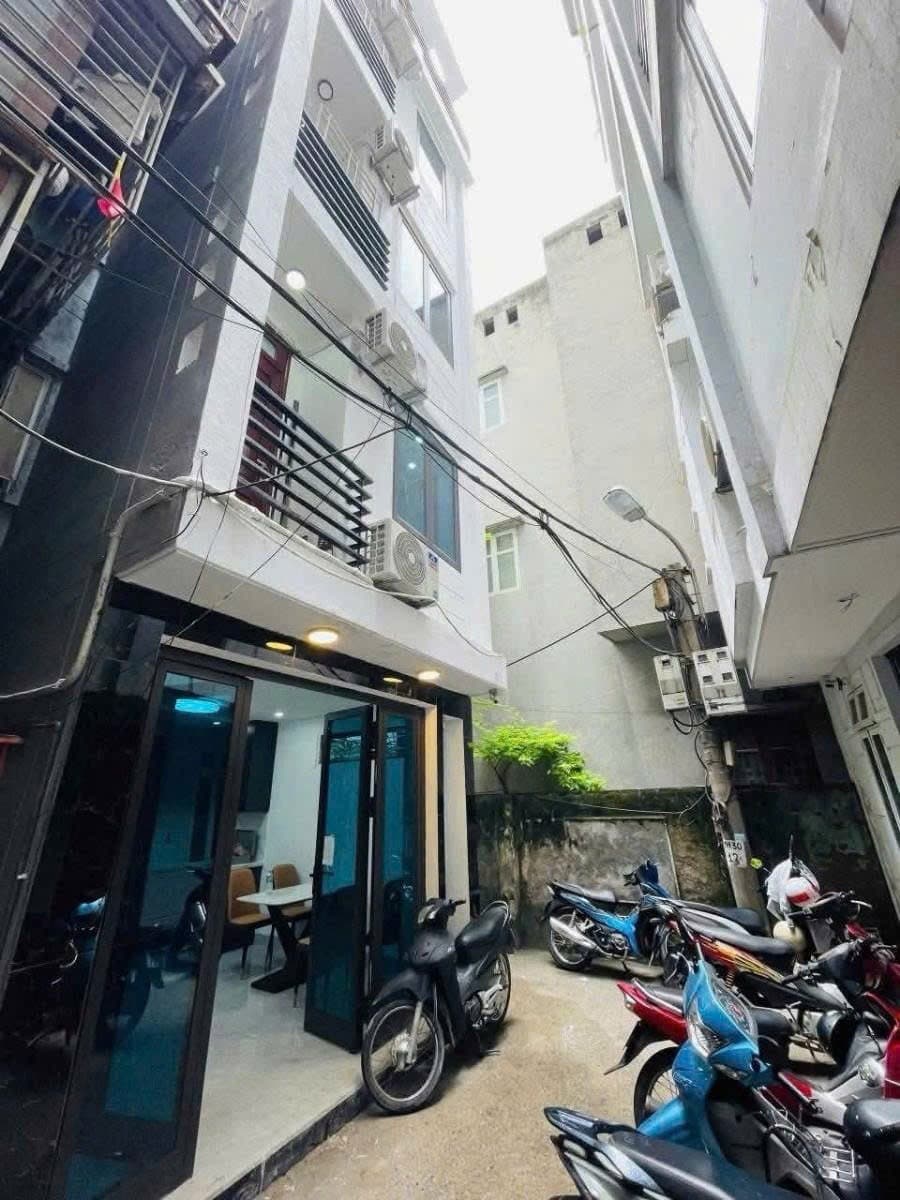 Nhà đất mặt phố, Cầu Giấy, Hà Nội - 30m² giá 7.888 tỷ