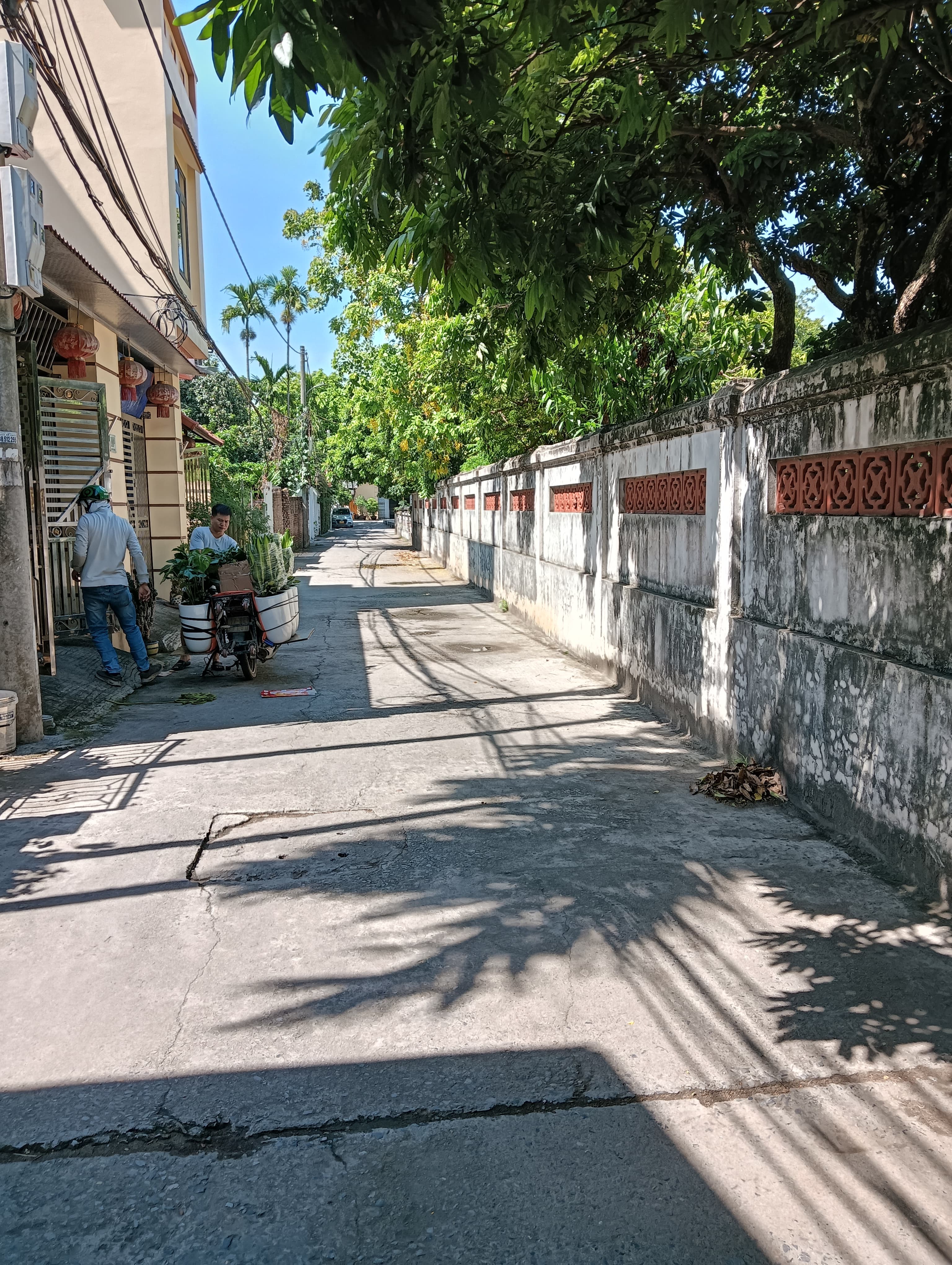 Nhà đất mặt phố, Long Biên, Hà Nội - 98m² giá 13.2 tỷ