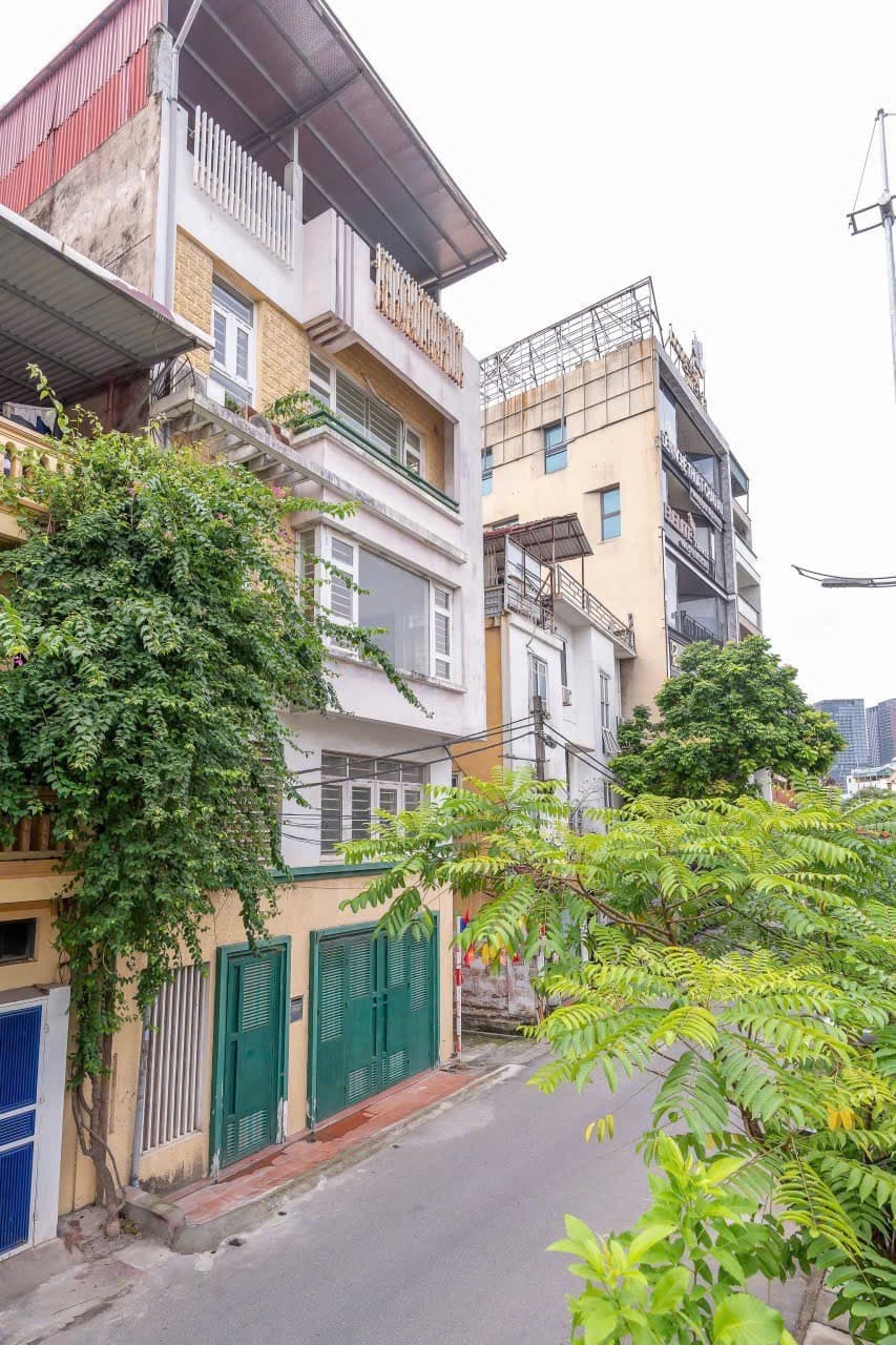 Nhà đất mặt phố, Tây Hồ, Hà Nội - 70m² giá 52.5 tỷ